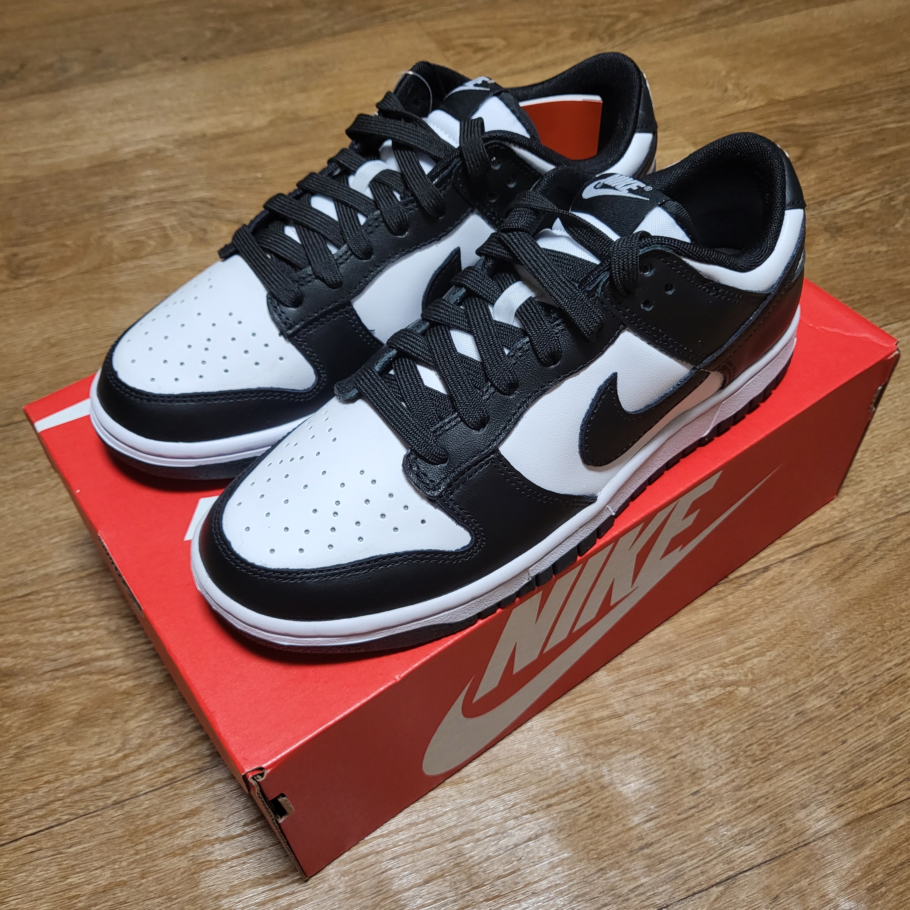 Nike Dunk Low Retro Black 착용 스타일 - 2