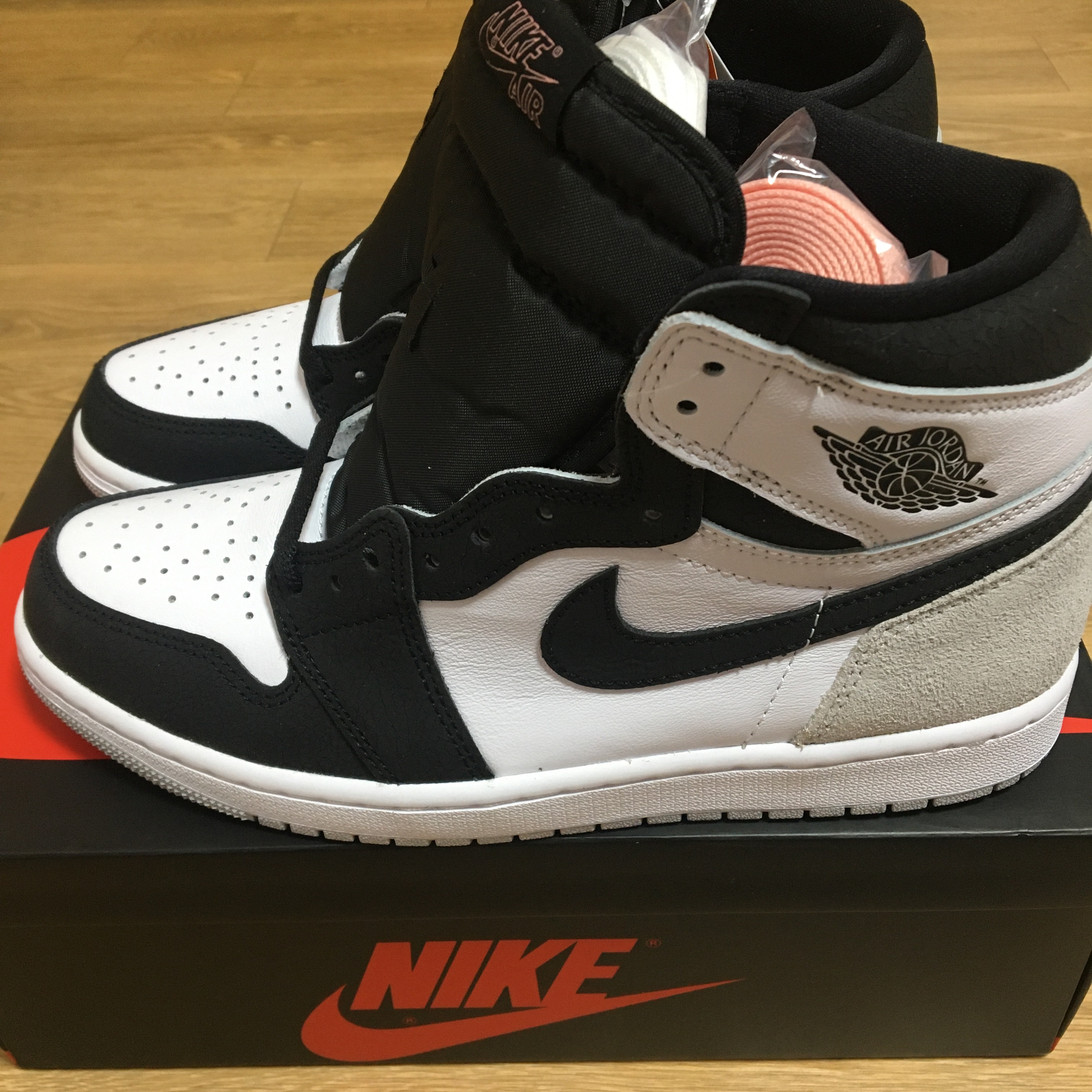 Jordan 1 Retro High OG Bleached Coral 착용 스타일 - 2