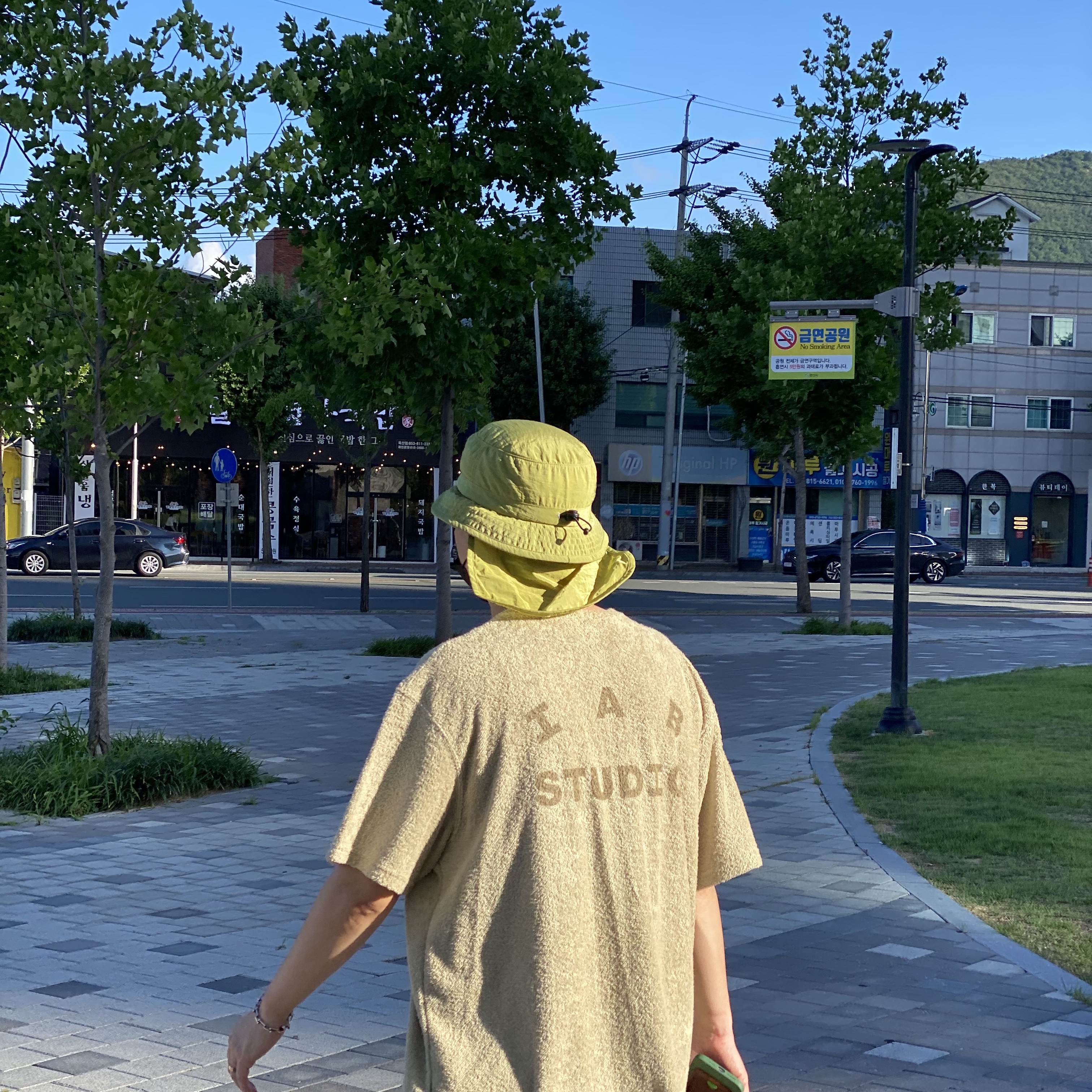 IAB Studio Towel T-Shirt Light Green, Stussy Big Stock Water Shorts Brown 착용 스타일 - 2