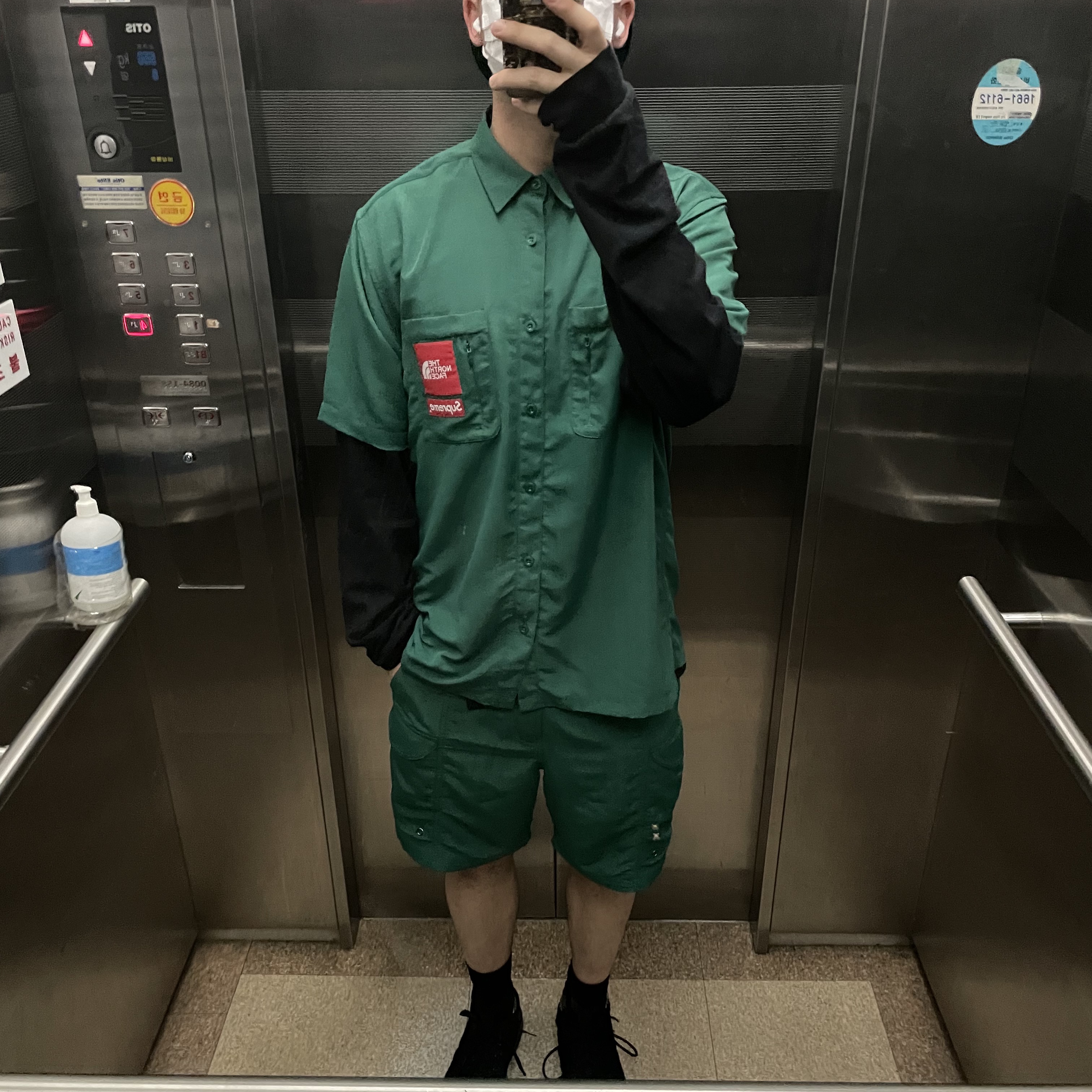 Supreme x The North Face Trekking S/S Shirt Dark Green - 22SS, Supreme x The North Face Trekking Packable Belted Shorts Dark Green - 22SS 착용 스타일