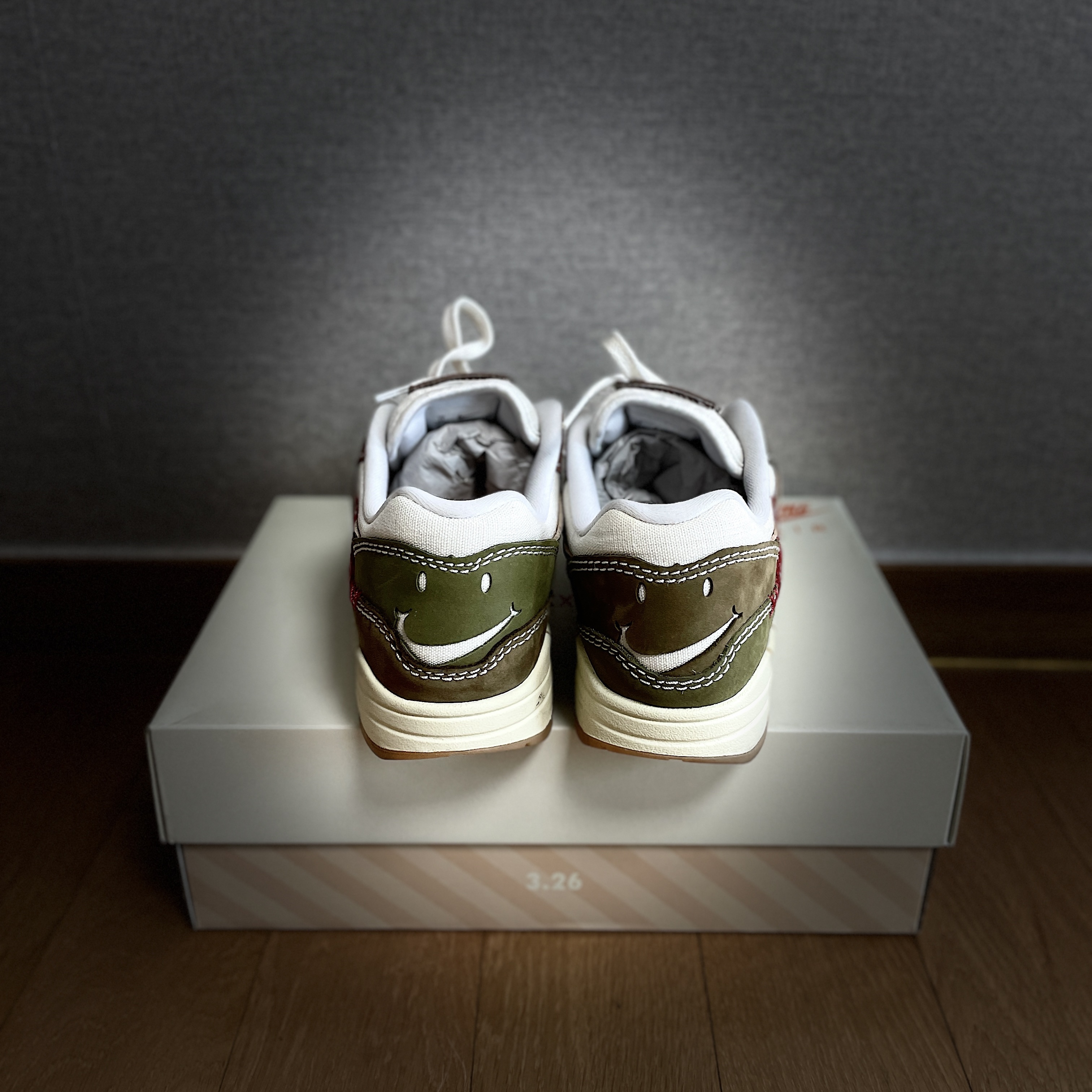 (W) Nike Air Max 1 Premium Wabisabi 착용 스타일 - 3