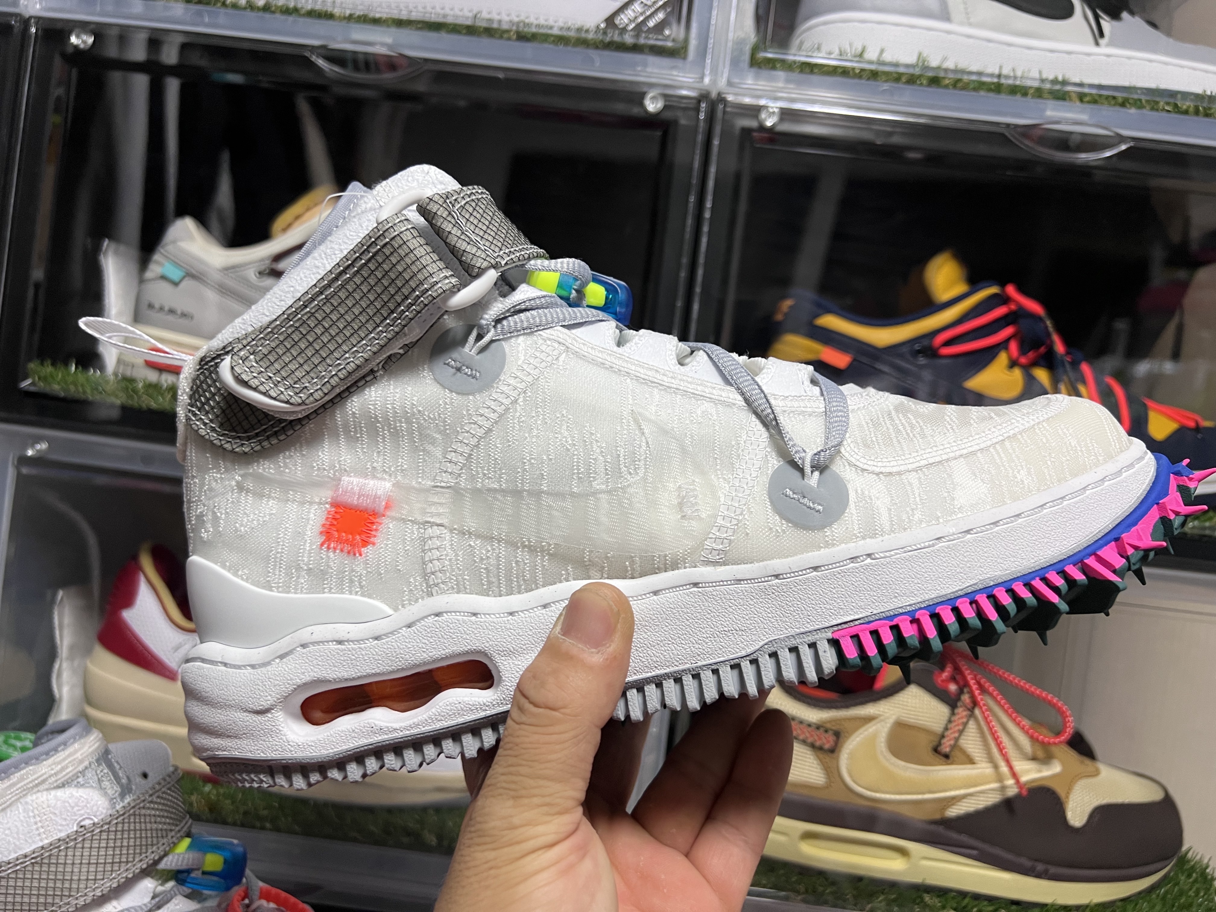 Nike x Off-White Air Force 1 Mid SP White 착용 스타일 - 1