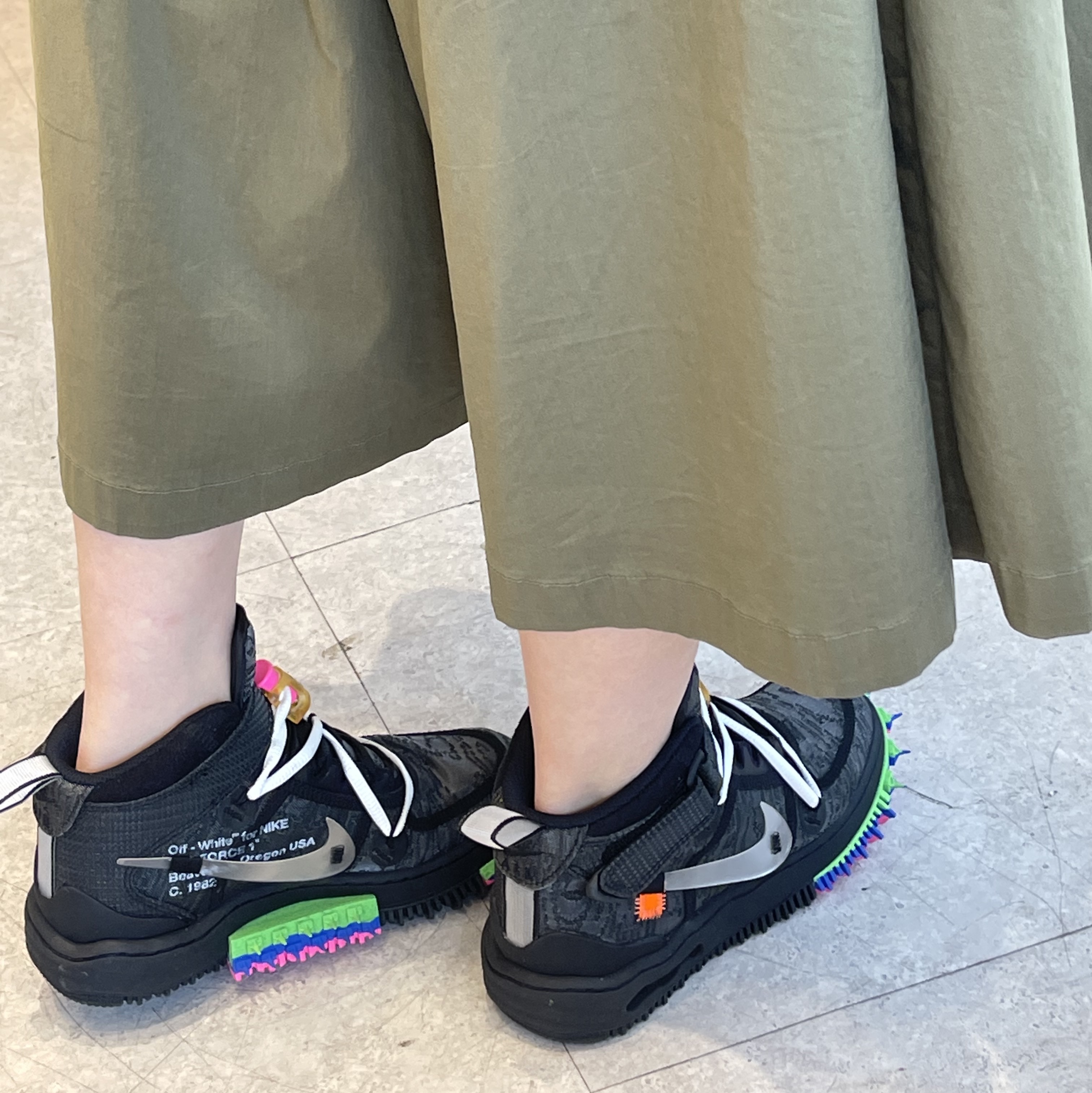 Nike x Off-White Air Force 1 Mid SP Black 착용 스타일
