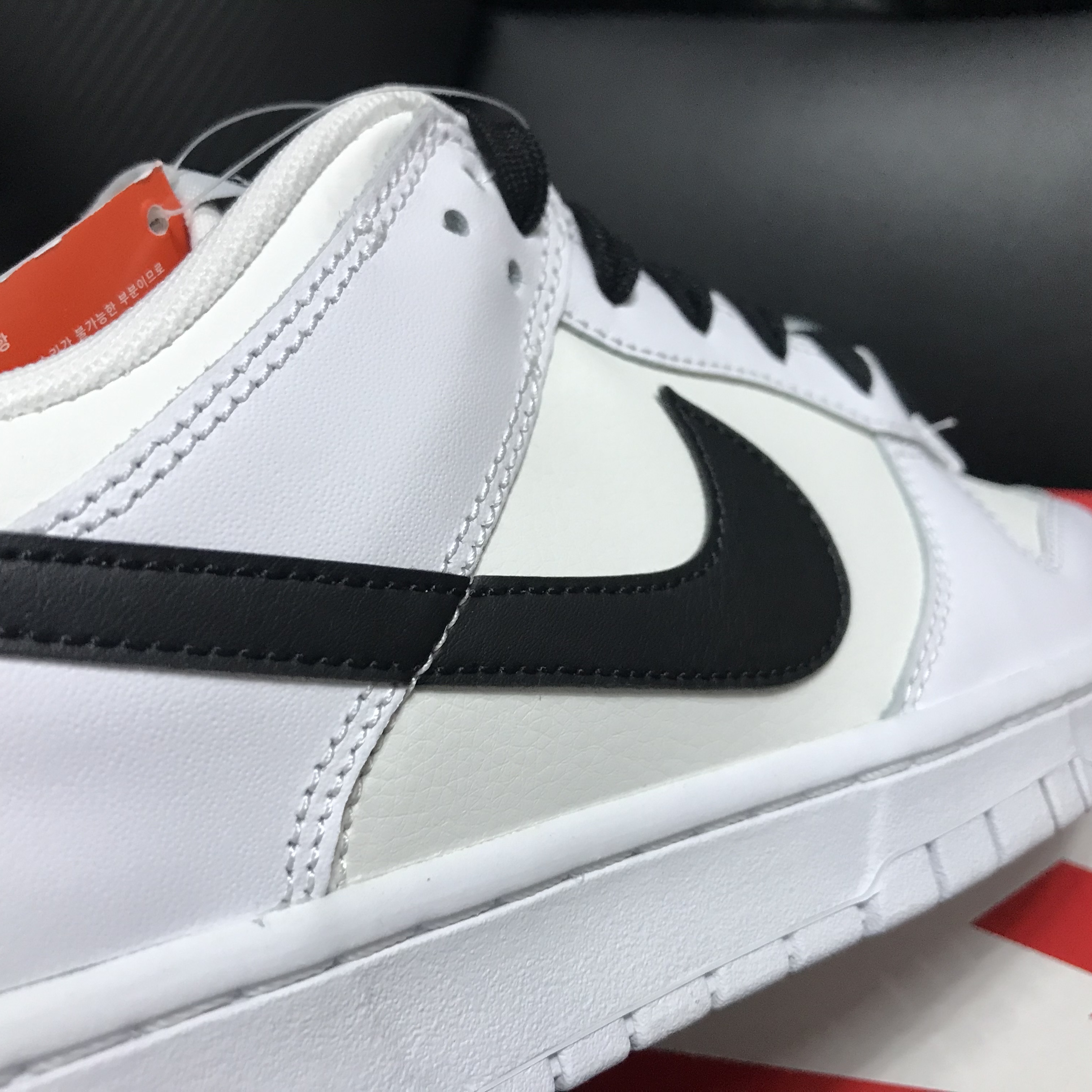 Nike Dunk Low Retro Summit White 착용 스타일 - 3