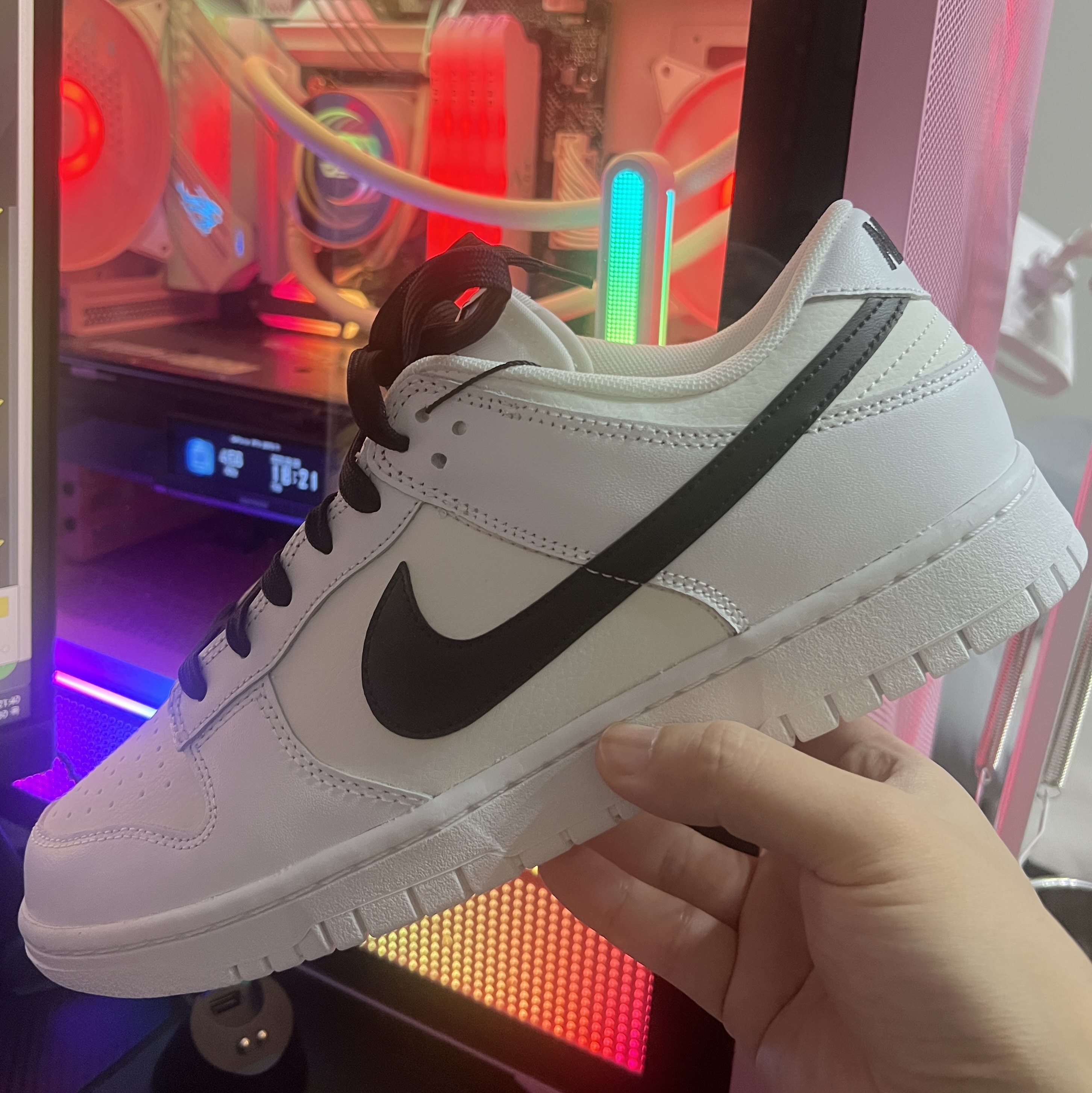 Nike Dunk Low Retro Summit White 착용 스타일 - 2