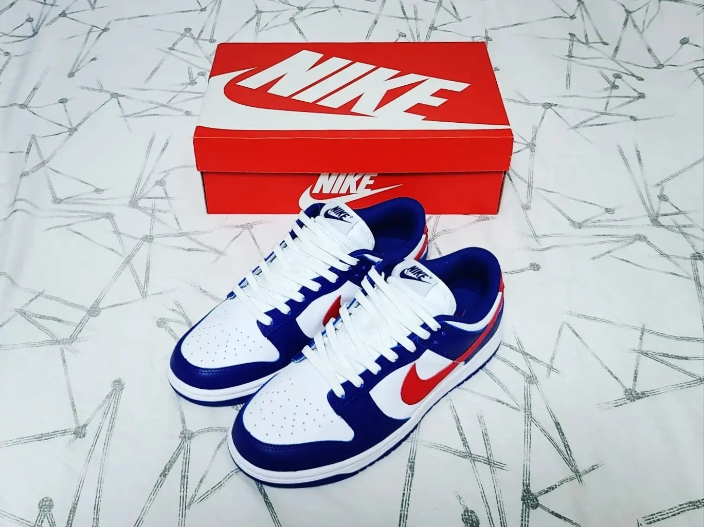 (W) Nike Dunk Low White and University Red 착용 스타일 - 1