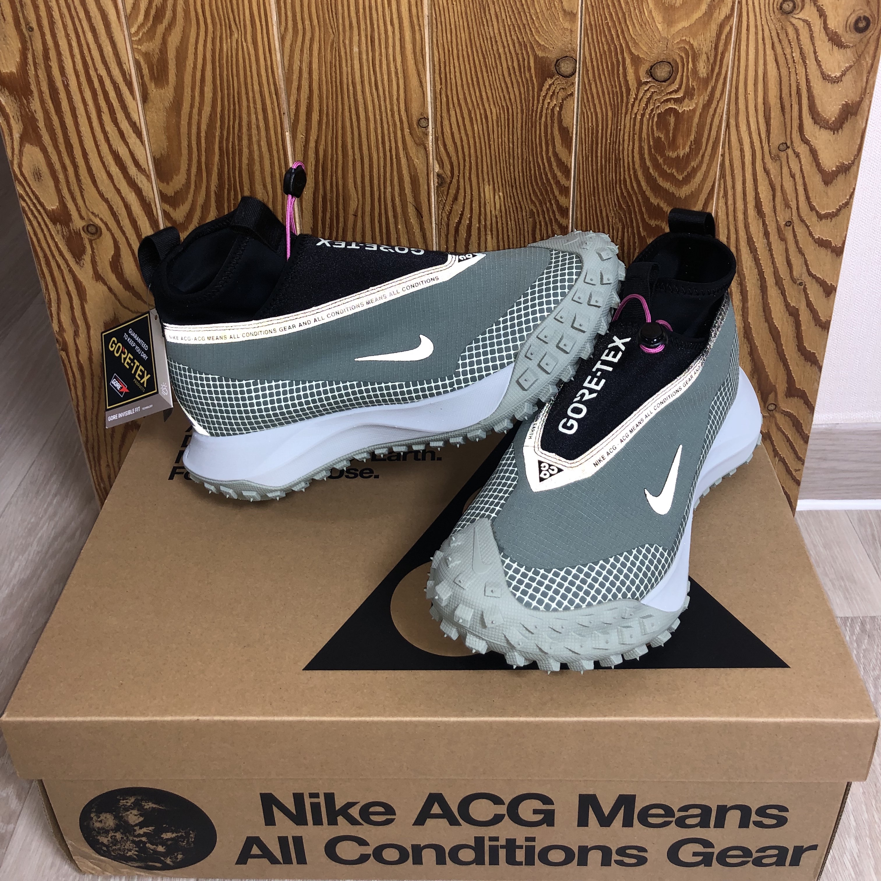 Nike ACG Mountain Fly Gore-Tex Clay Green 착용 스타일 - 2