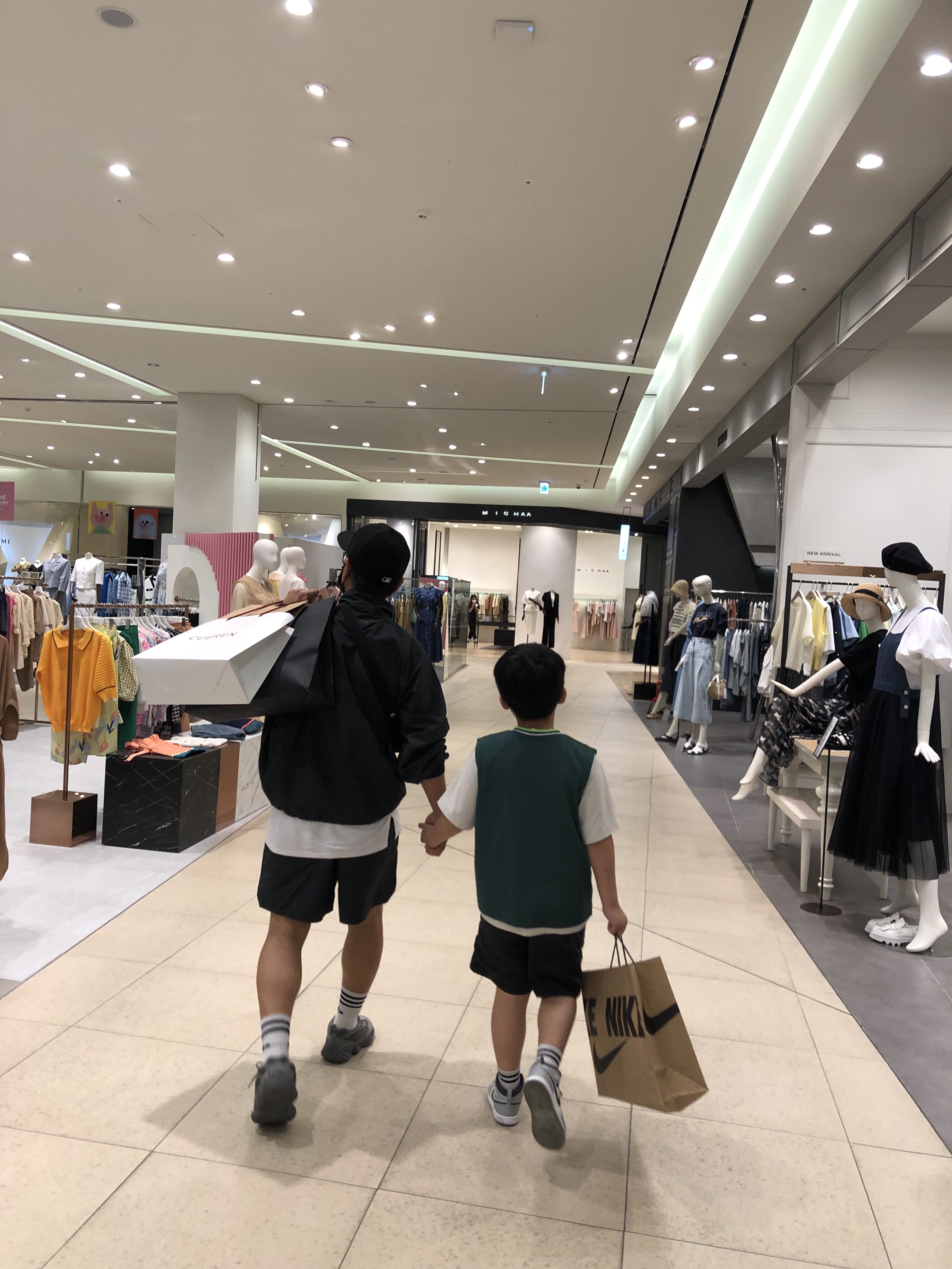 Essentials Volley Shorts Black - 21SS, Essentials Half-Zip Track Jacket Black - 21SS 착용 스타일 - 2