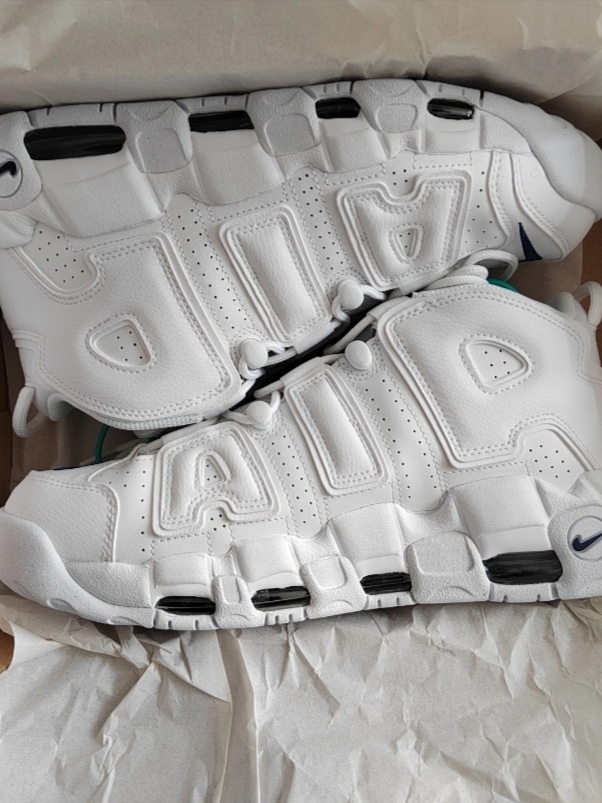 Nike Air More Uptempo 96 White Midnight Navy 착용 스타일 - 2