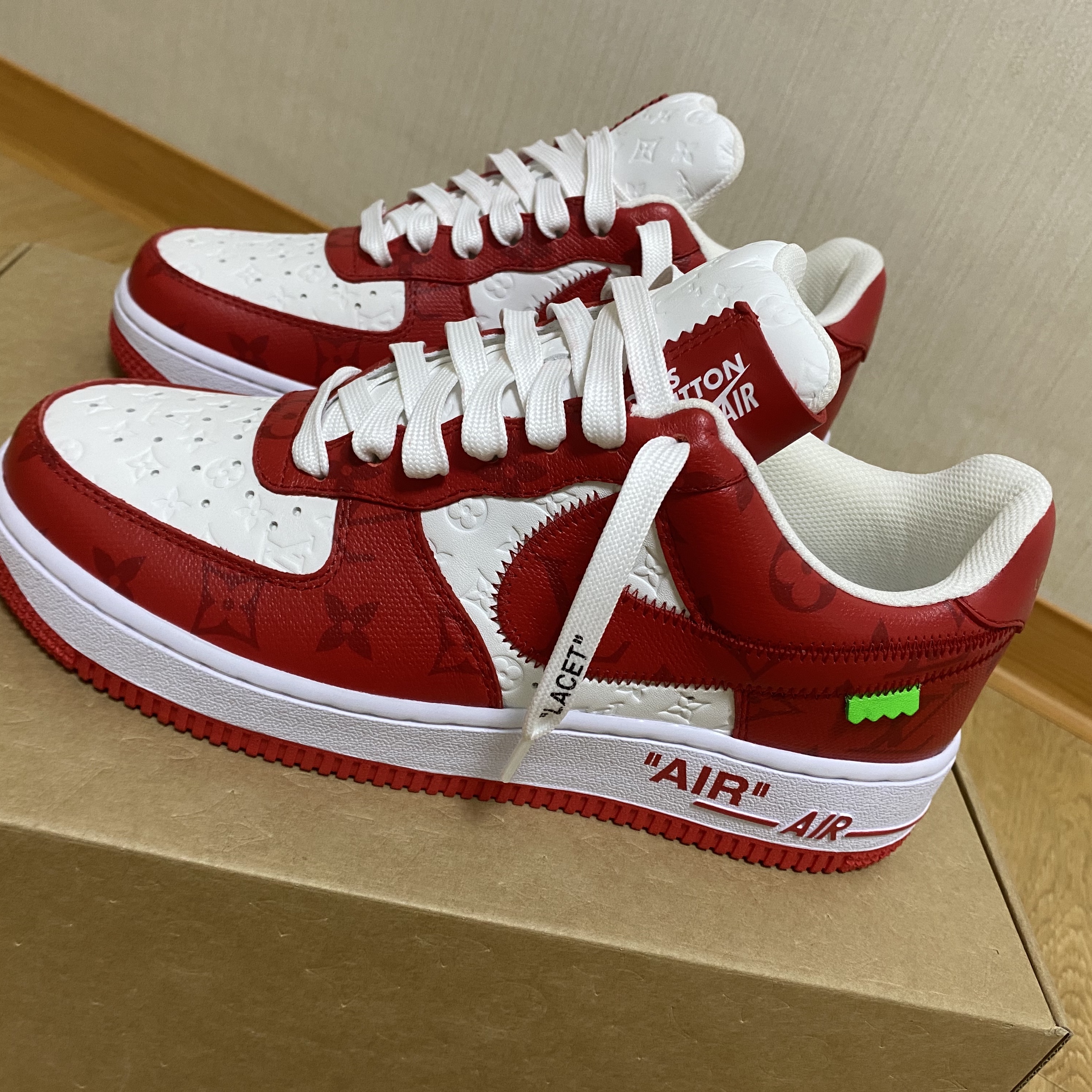 Louis Vuitton x Nike Air Force 1 Low by Virgil Abloh White Comet Red 착용 스타일