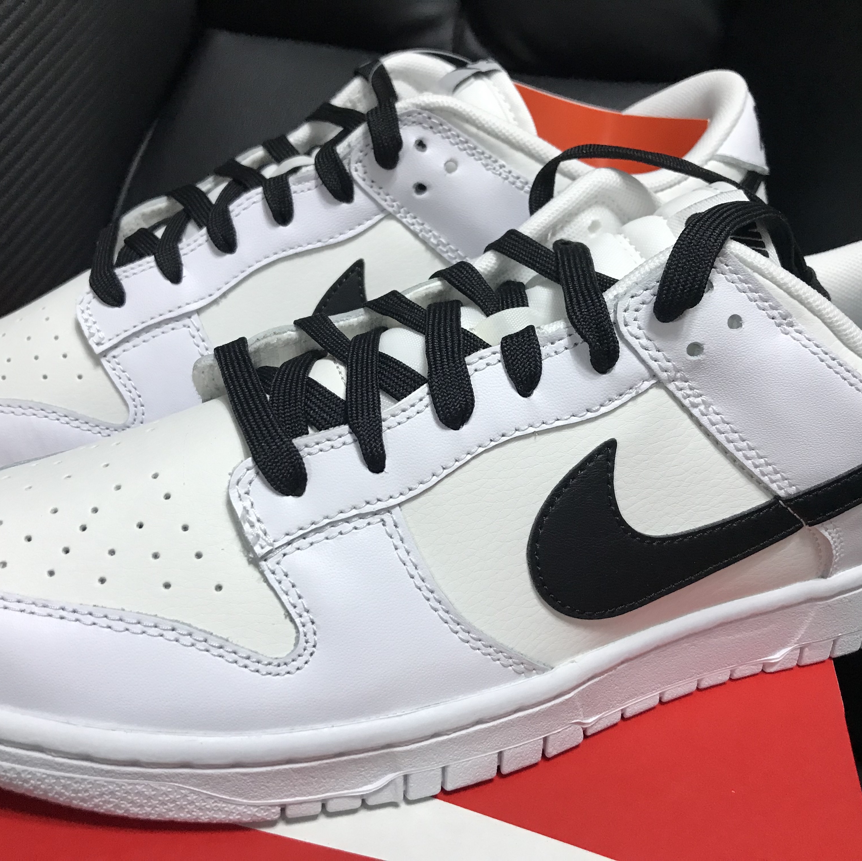 Nike Dunk Low Retro Summit White 착용 스타일 - 2