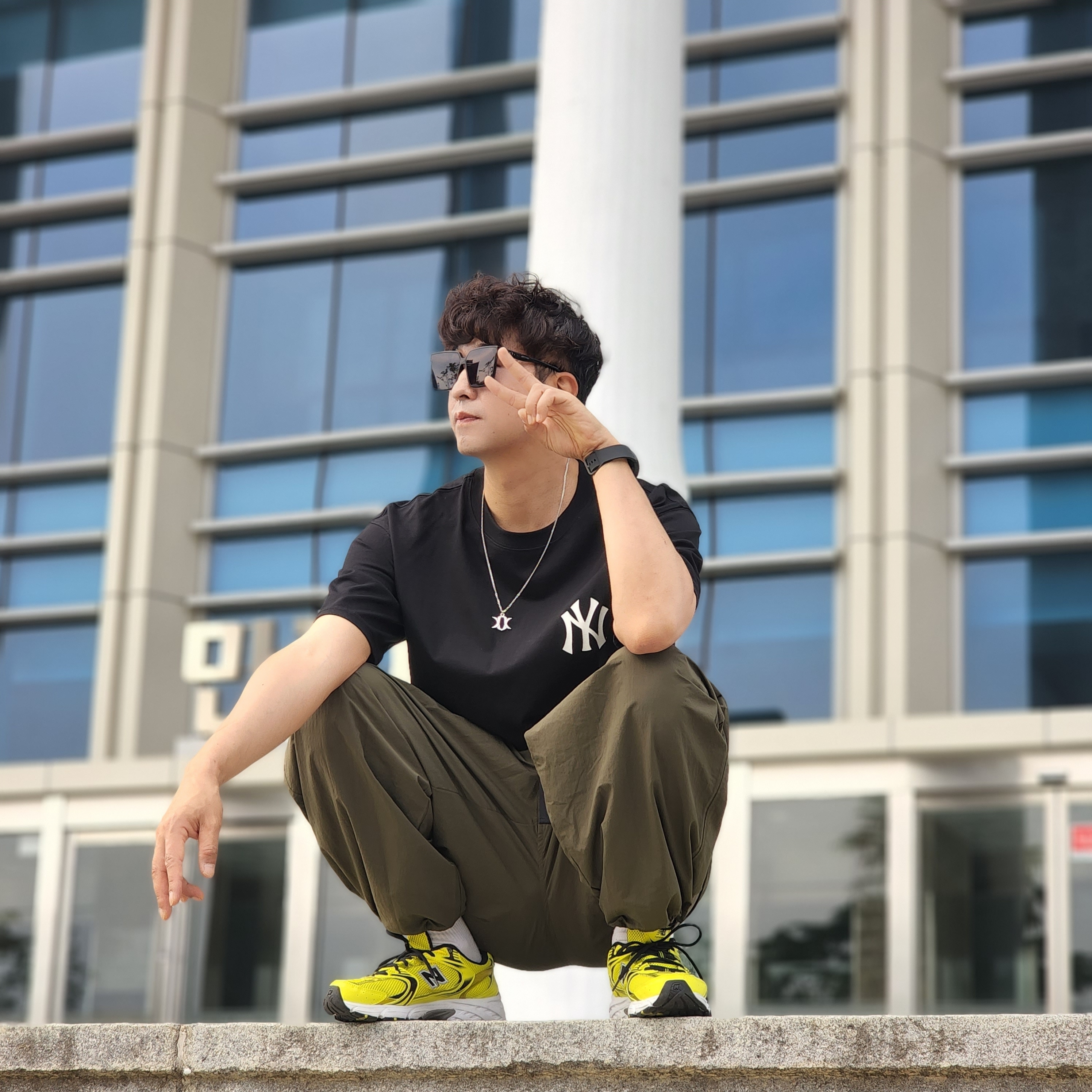 New Balance 530 Yellow 착용 스타일 - 3