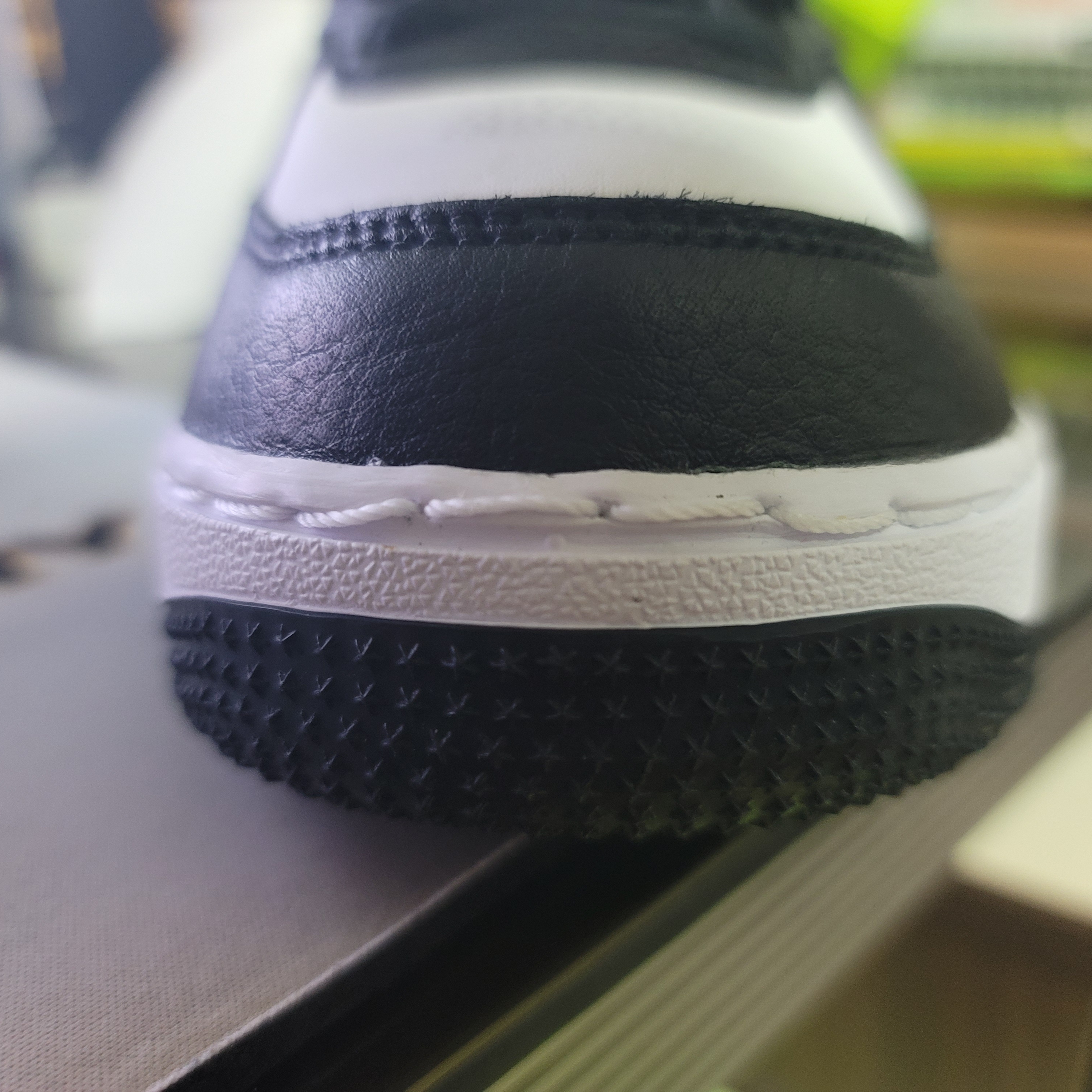 Nike x Stussy Air Force 1 '07 Mid SP Black and Light Bone 착용 스타일