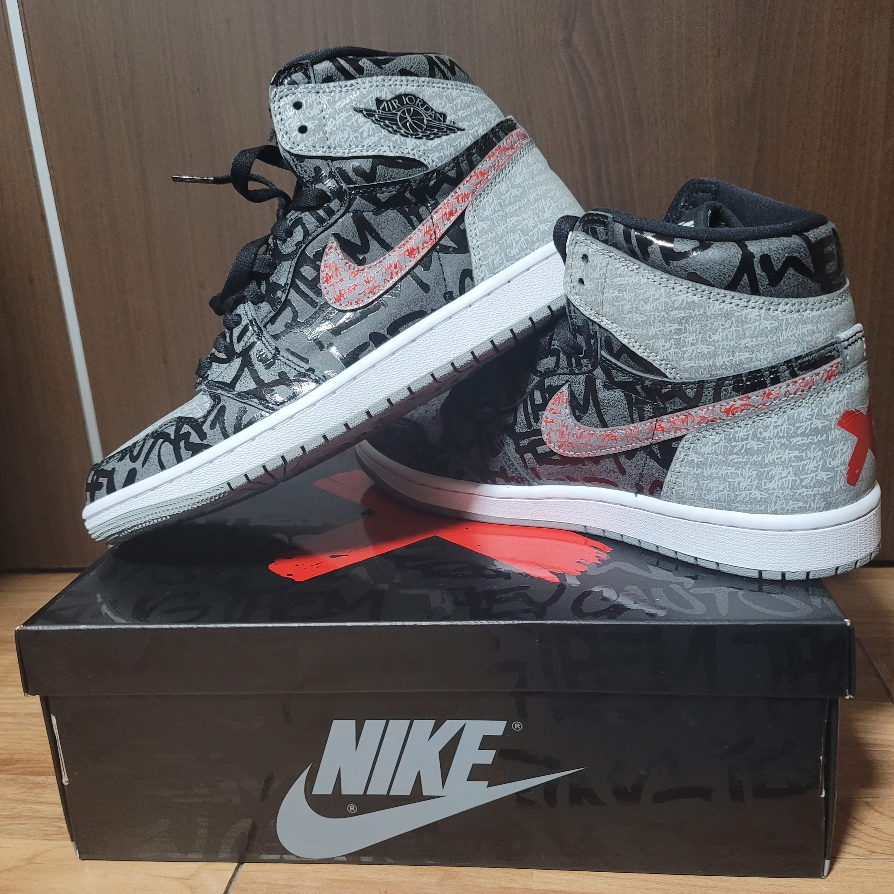 Jordan 1 Retro High OG Rebellionaire 착용 스타일 - 1