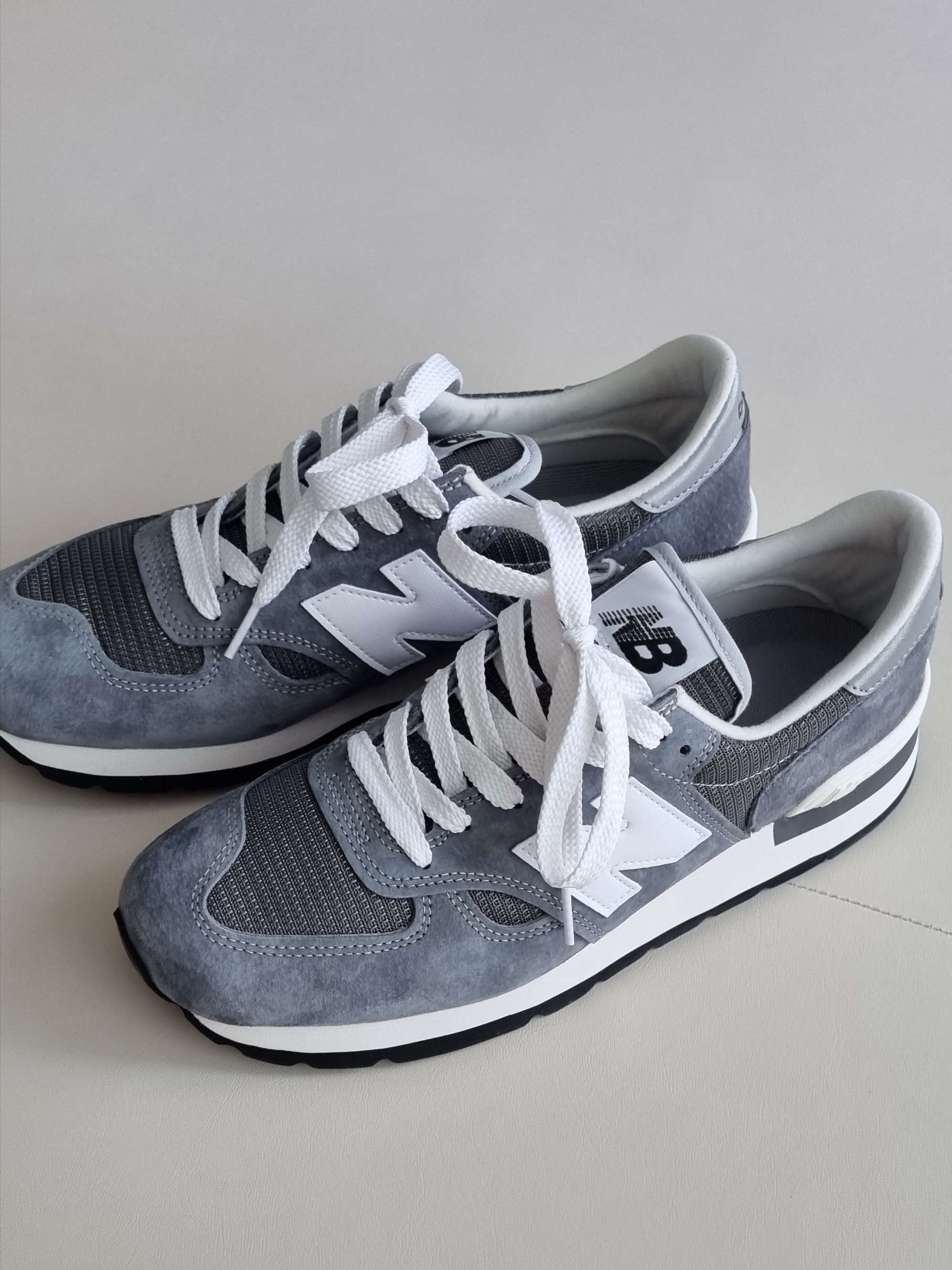 New Balance 990v1 Made in USA Grey White 착용 스타일