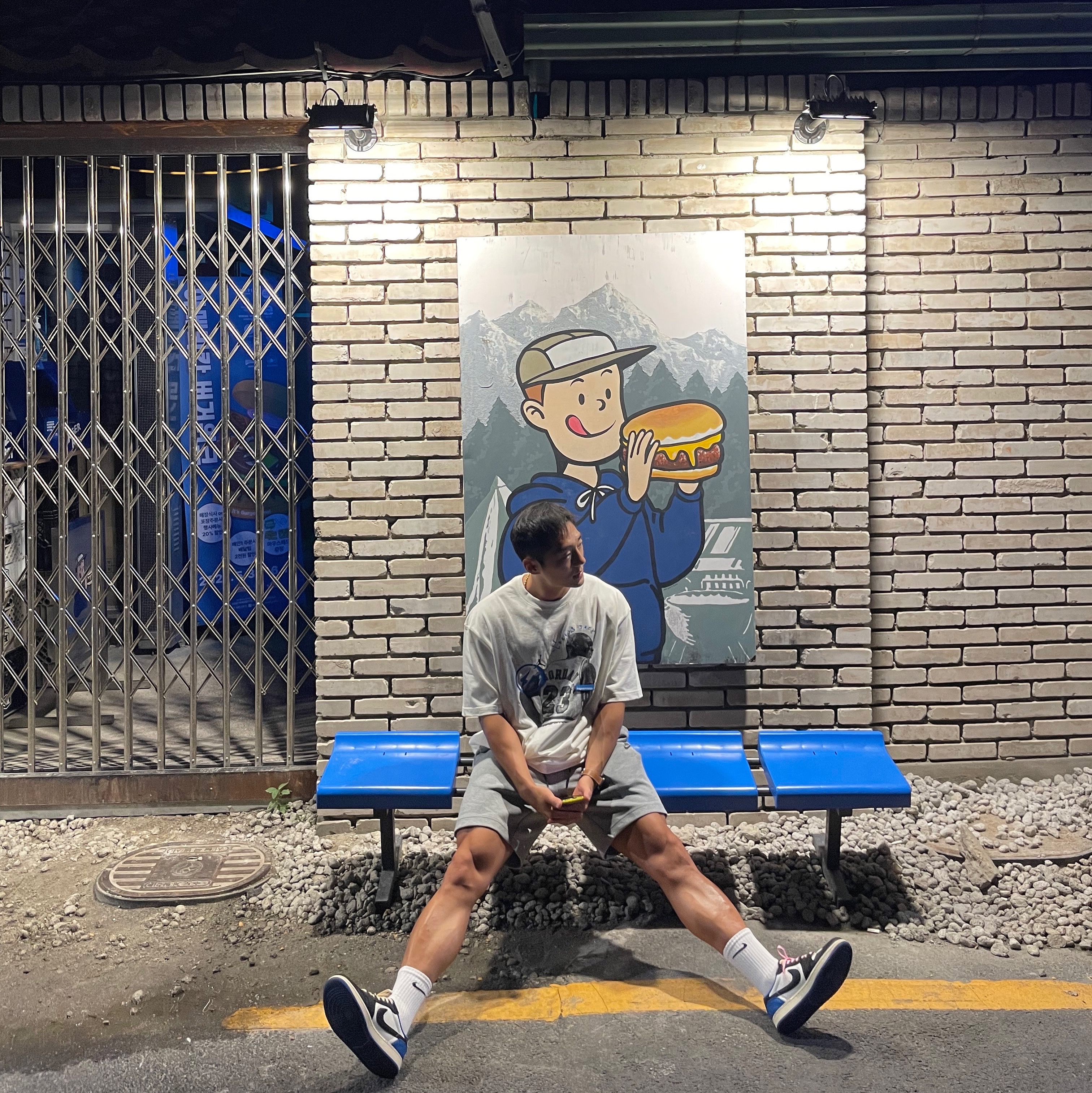 Jordan 1 x Travis Scott x Fragment Retro Low OG SP Military Blue, Jordan x Travis Scott x Fragment T-Shirt Sail (DJ0619-133) 착용 스타일