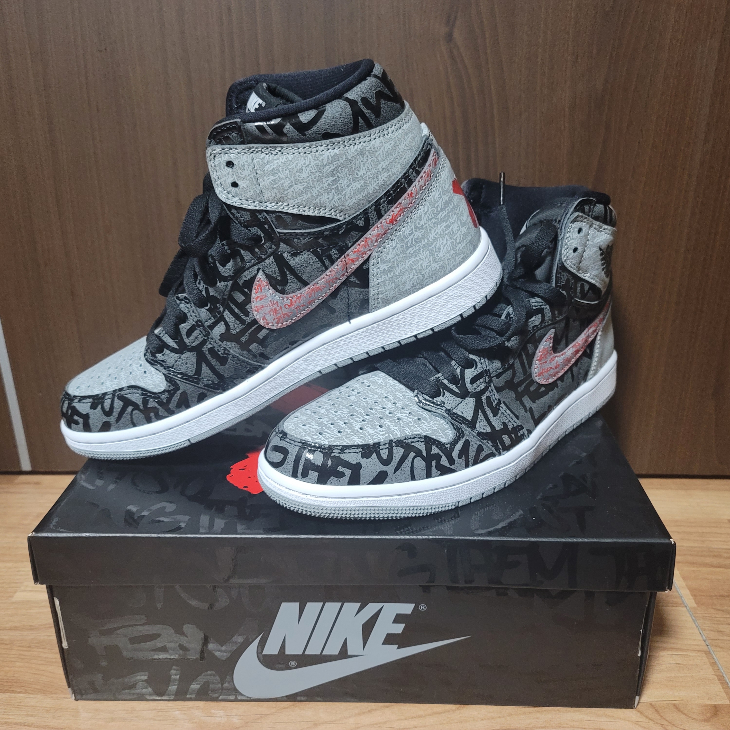 Jordan 1 Retro High OG Rebellionaire 착용 스타일 - 4