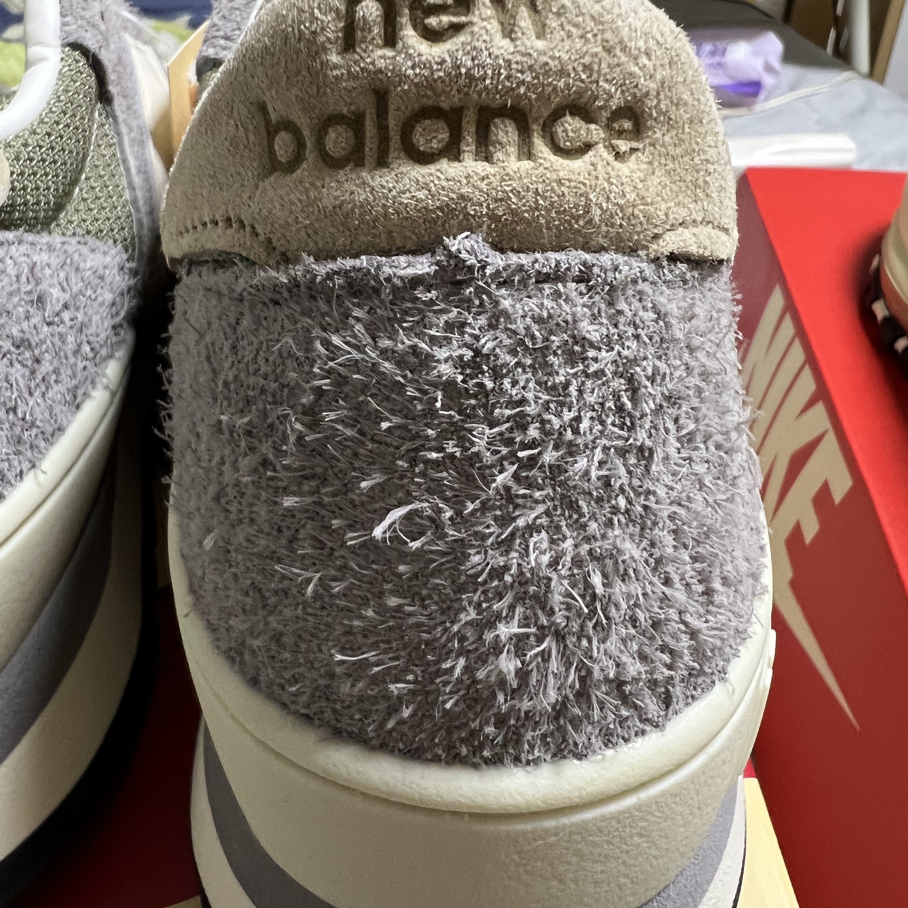 New Balance 990v1 Made in USA Marblehead Incense 착용 스타일 - 2