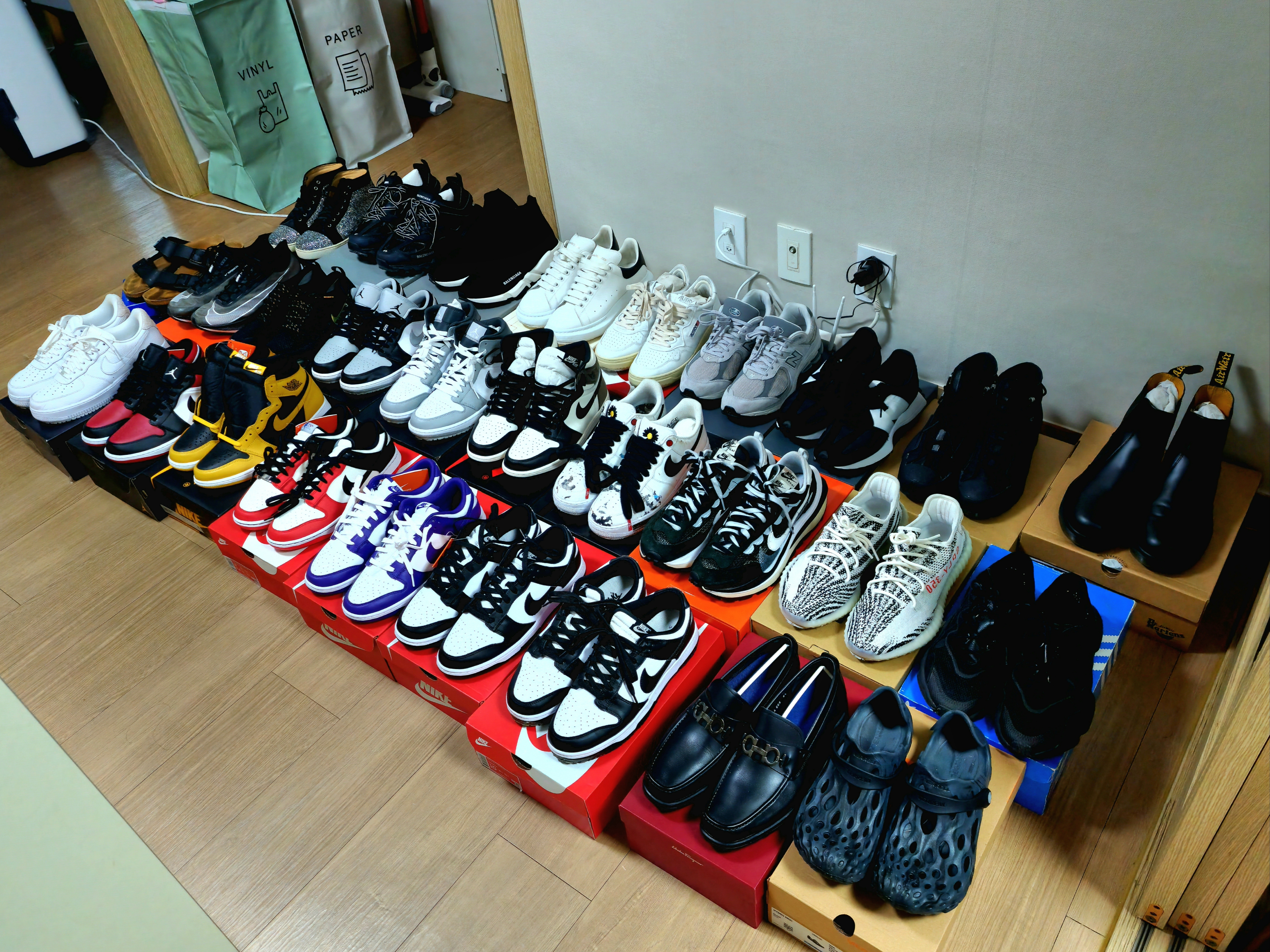 SHOE LOVER님의 스타일