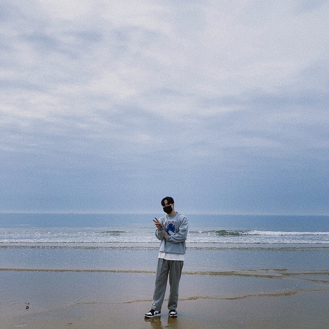 Maison Kitsune x Ader Error The Bluest Fox Sweatshirt Grey 착용 스타일