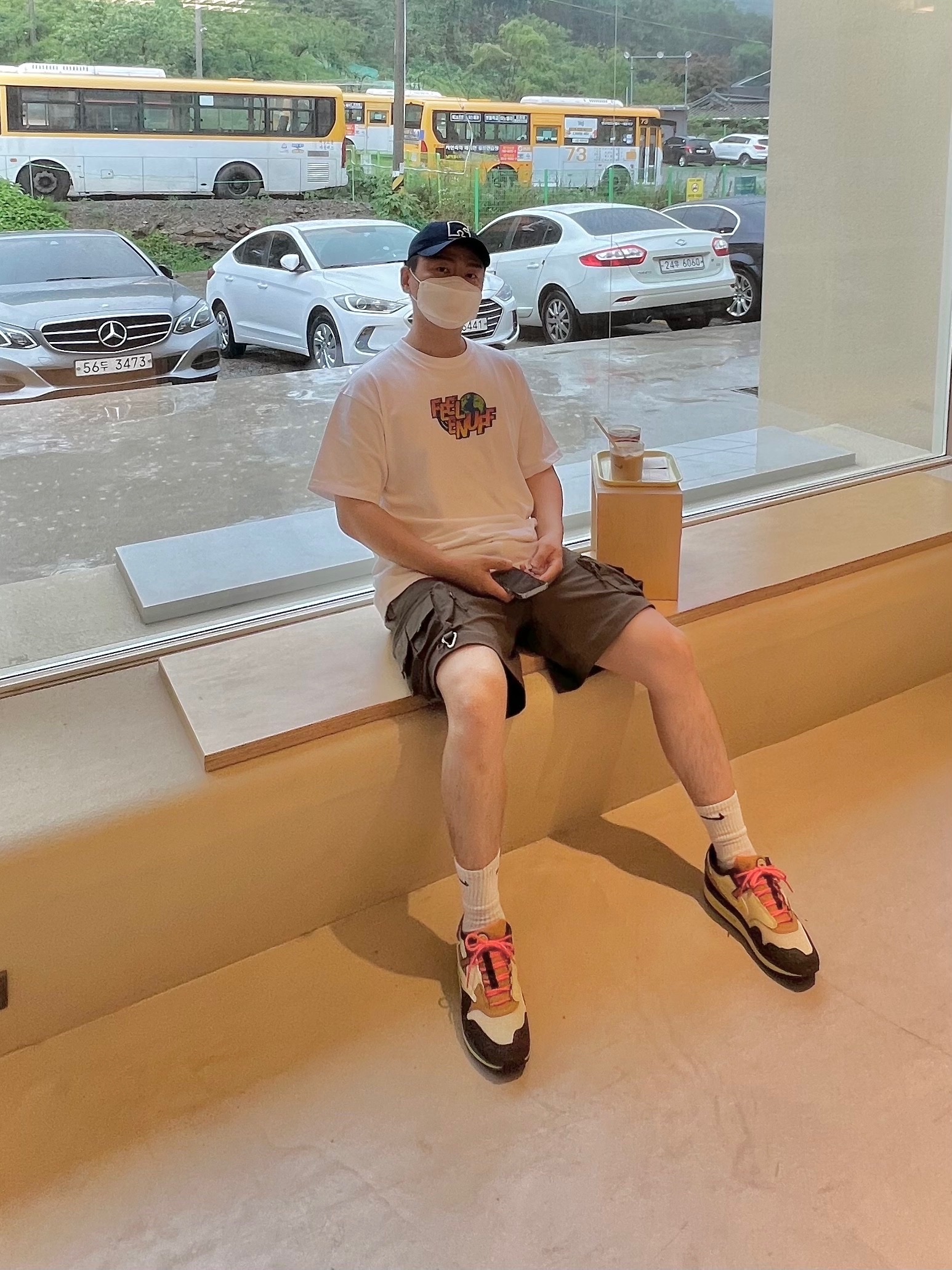 Nike ACG Cargo Shorts Ironstone - Asia, Nike x Travis Scott Air Max 1 Cact.us Brown 착용 스타일 - 2