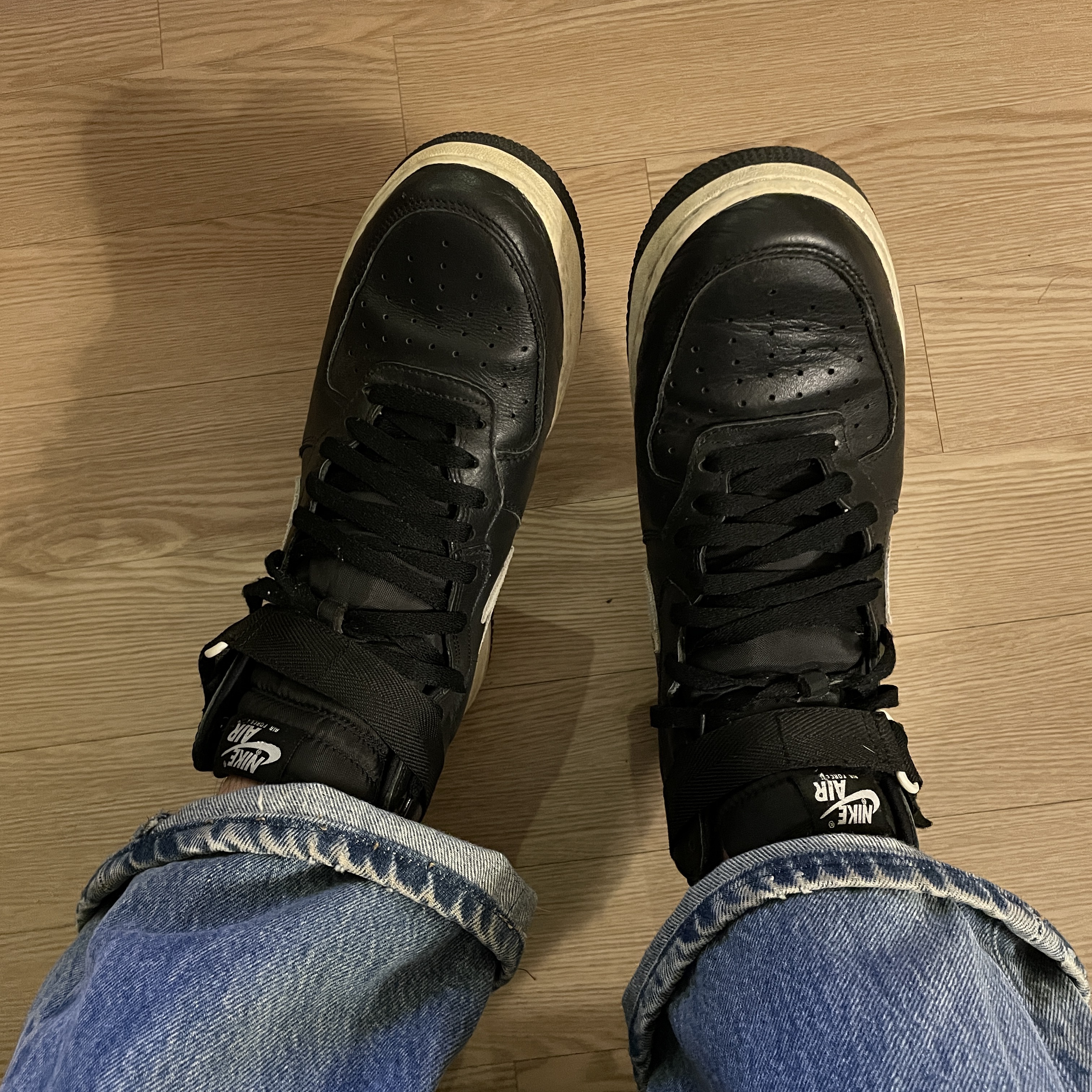 Nike Air Force 1 High QS Black White 착용 스타일