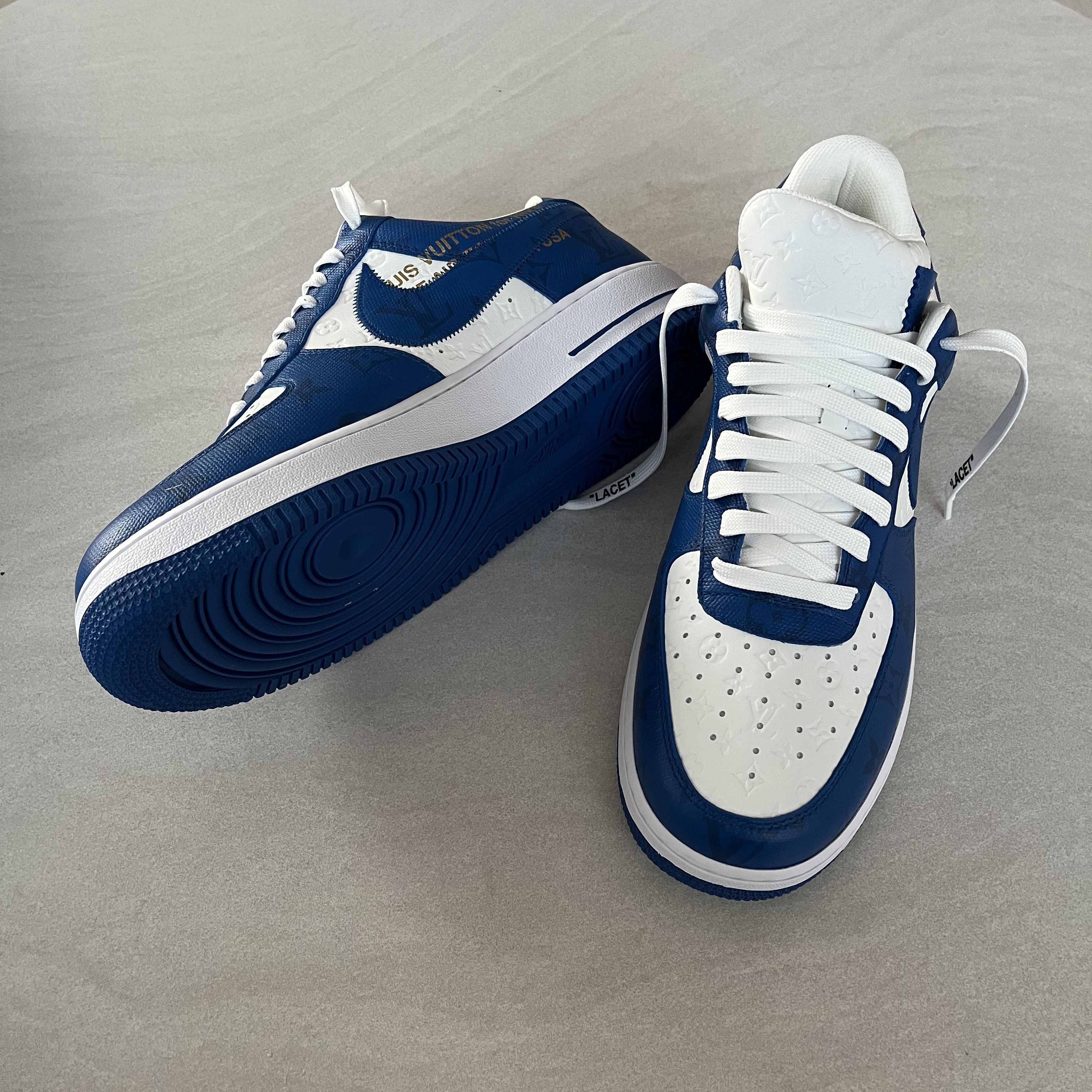 Louis Vuitton x Nike Air Force 1 Low by Virgil Abloh White Team Royal 착용 스타일 - 4
