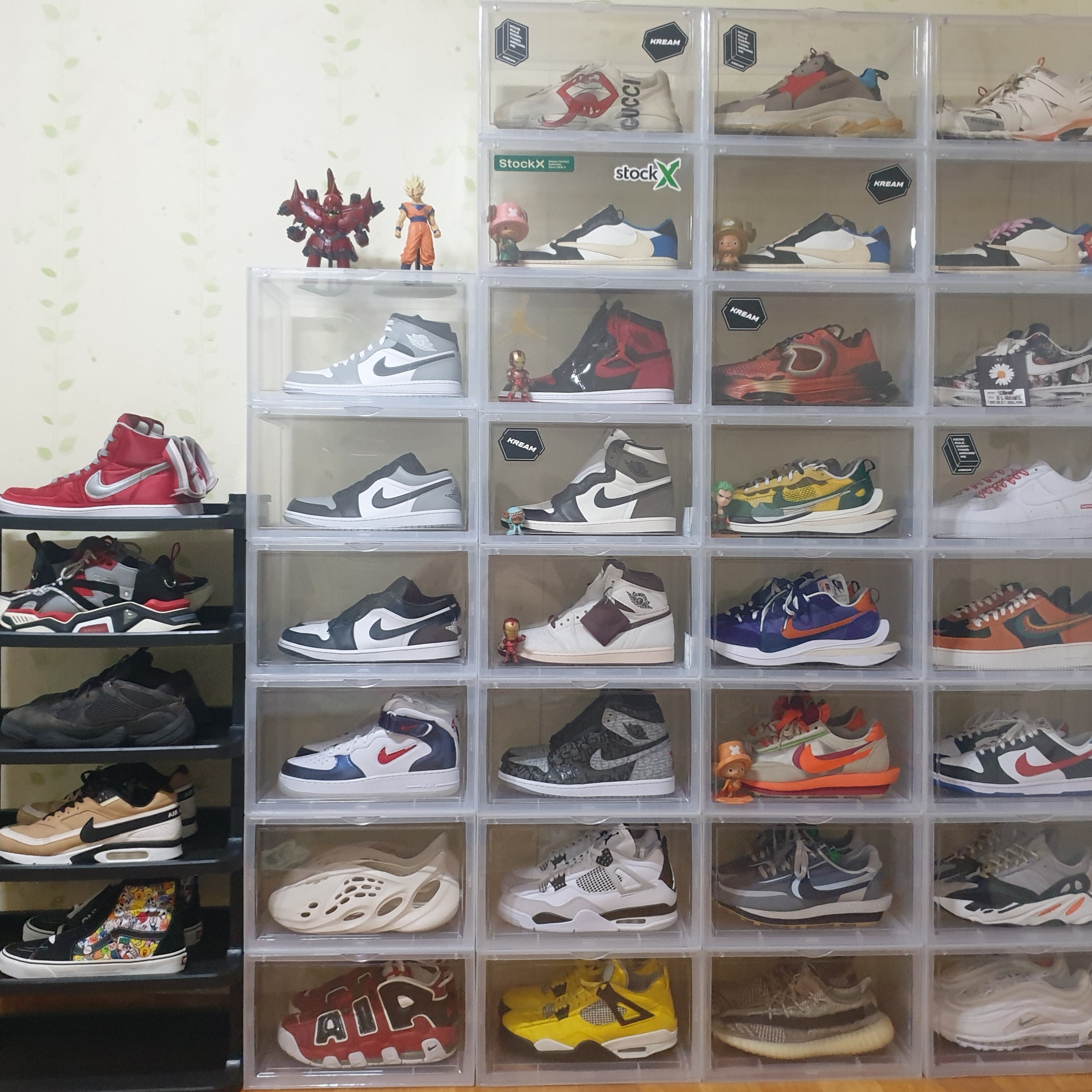Jordan 1 x Travis Scott x Fragment Retro Low OG SP Military Blue, Jordan 1 Retro High OG Black Mocha 착용 스타일