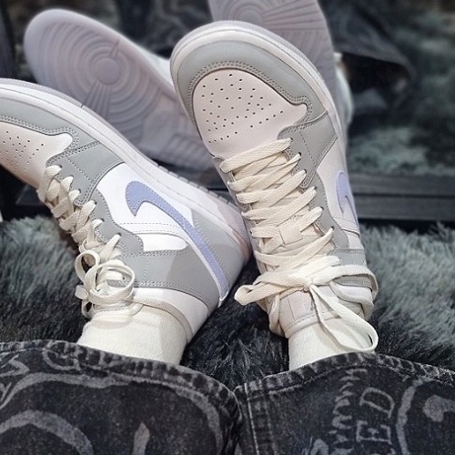 (W) Jordan 1 Mid Wolf Grey 착용 스타일
