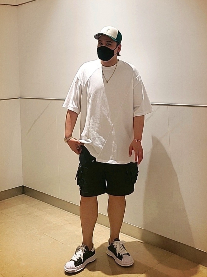 Maison Mihara Yasuhiro Blakey OG Sole Canvas Low-top Sneakers Black White, Nike ACG Cargo Shorts Black - Asia 착용 스타일 - 5