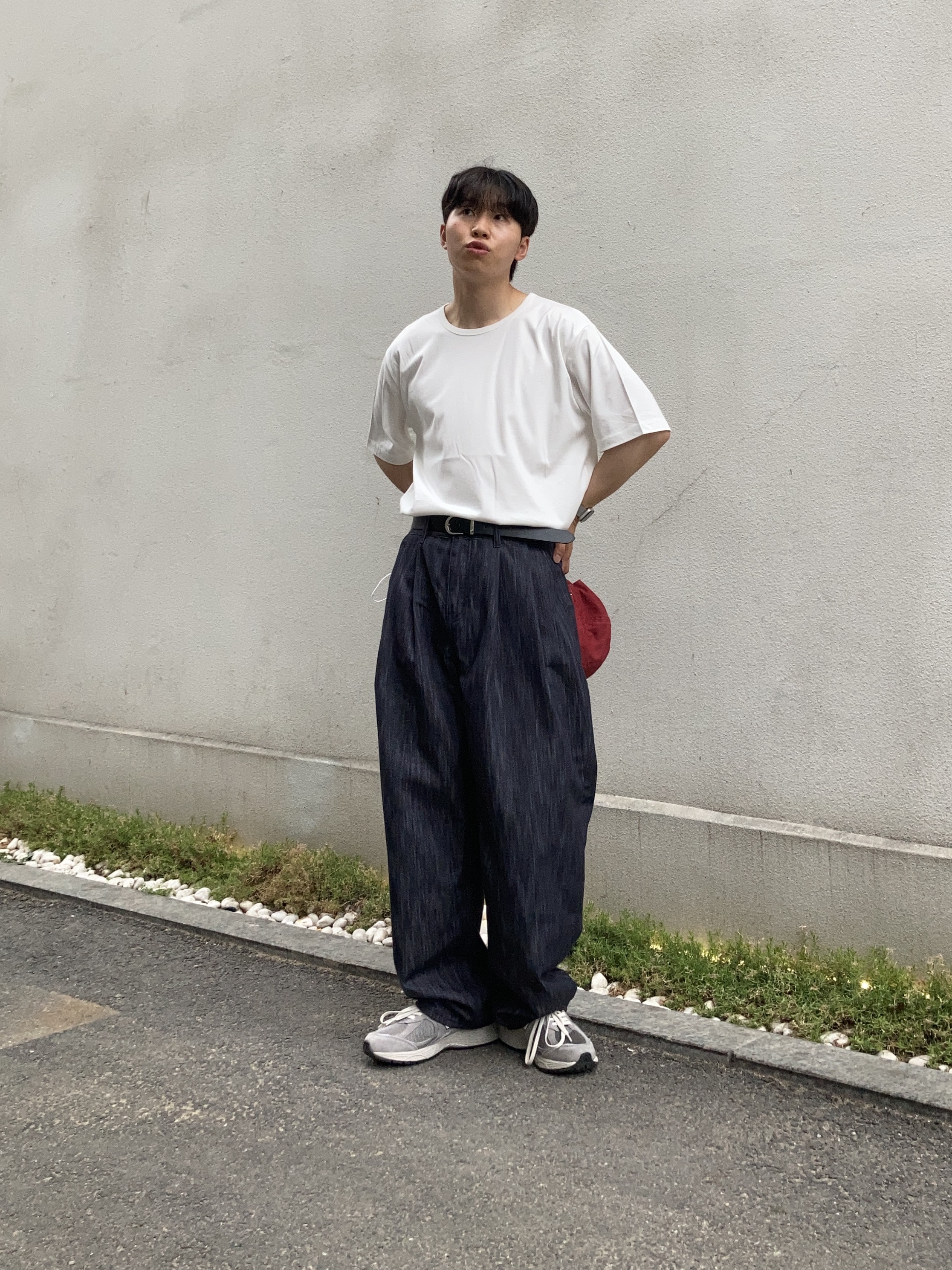 New Balance 2002R Grey 착용 스타일