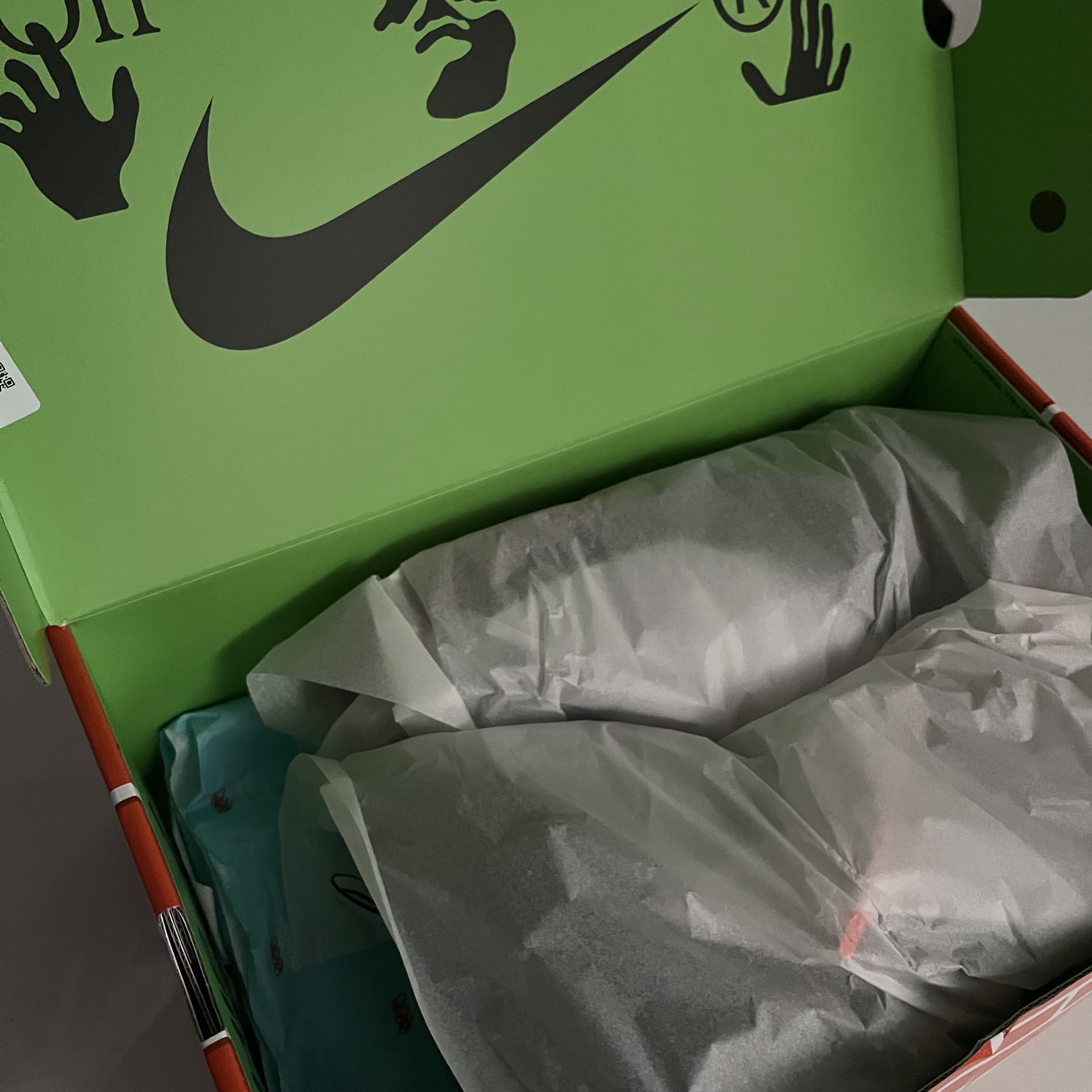 Nike x Off-White Air Force 1 Mid SP Black 착용 스타일 - 2