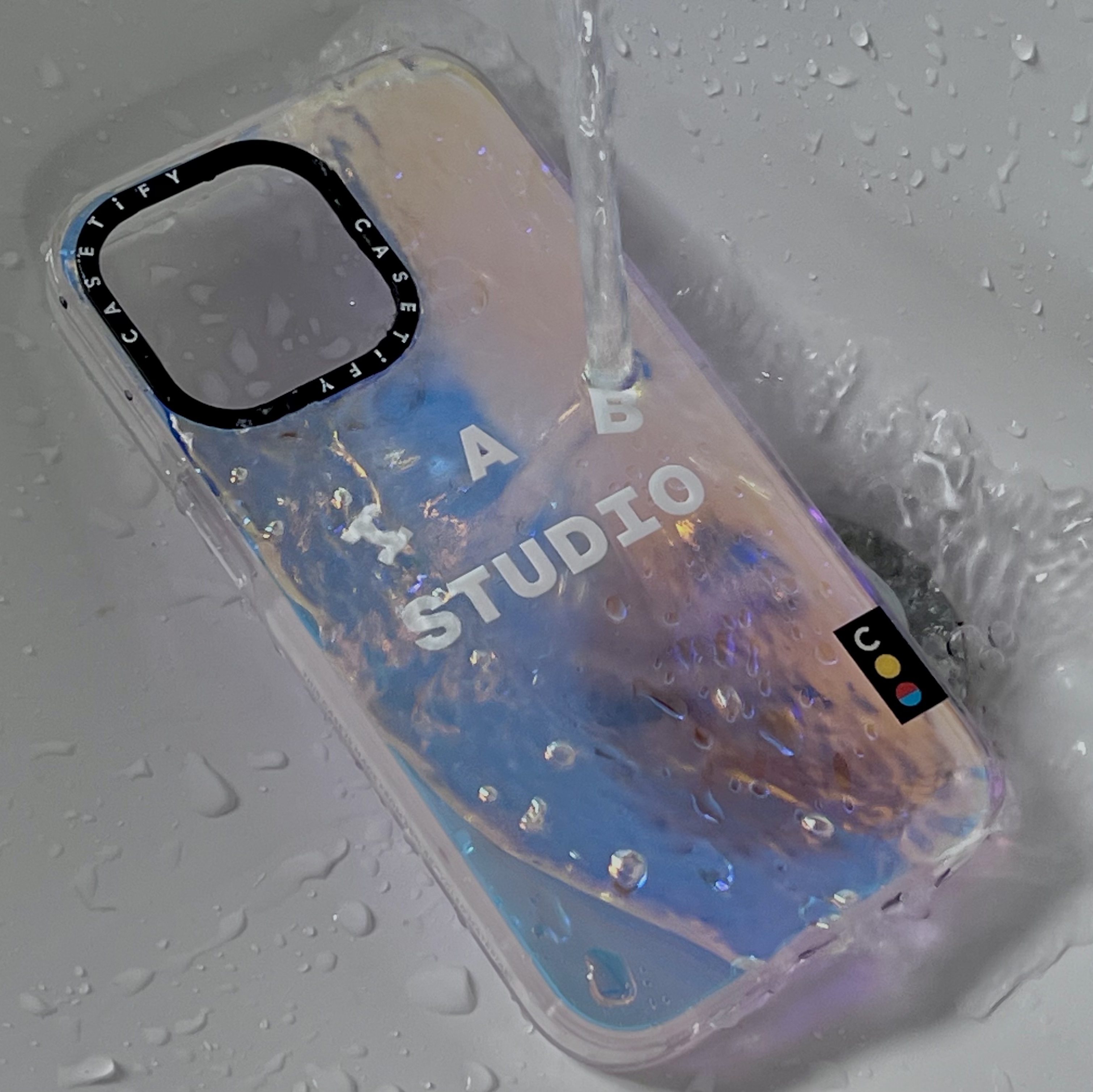 Casetify x IAB Studio iPhone White Logo Impact Case Aurora 착용 스타일