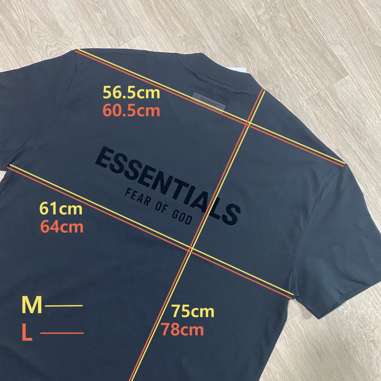 Essentials The Core Collection T-Shirt Stretch Limo, Essentials The Core Collection Sweatshorts Stretch Limo 착용 스타일 - 2