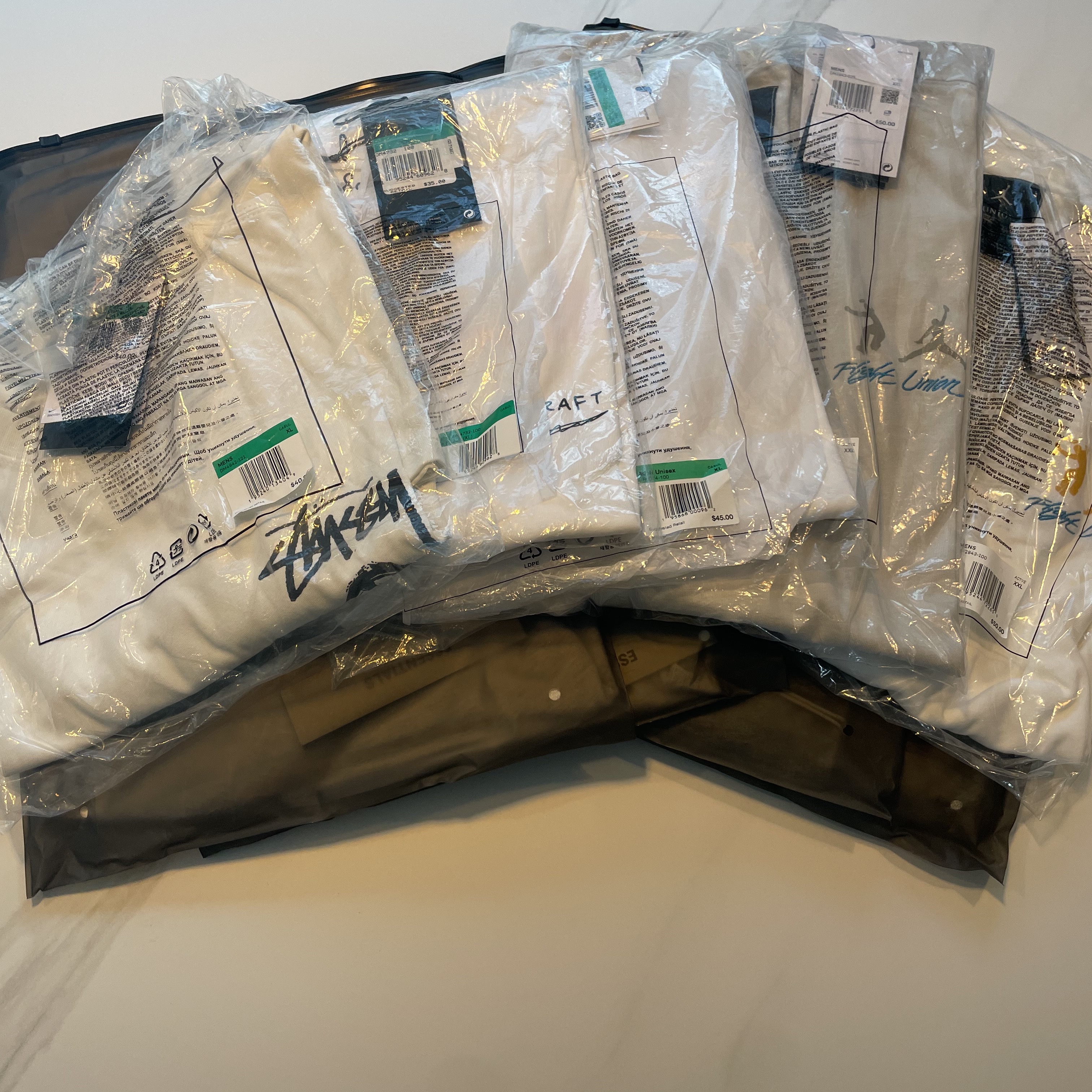 Nike x Stussy NRG RA T-Shirt Summit White (DM4942-121), Nike x Tom Sachs Nikecraft Studio T-Shirt White 착용 스타일