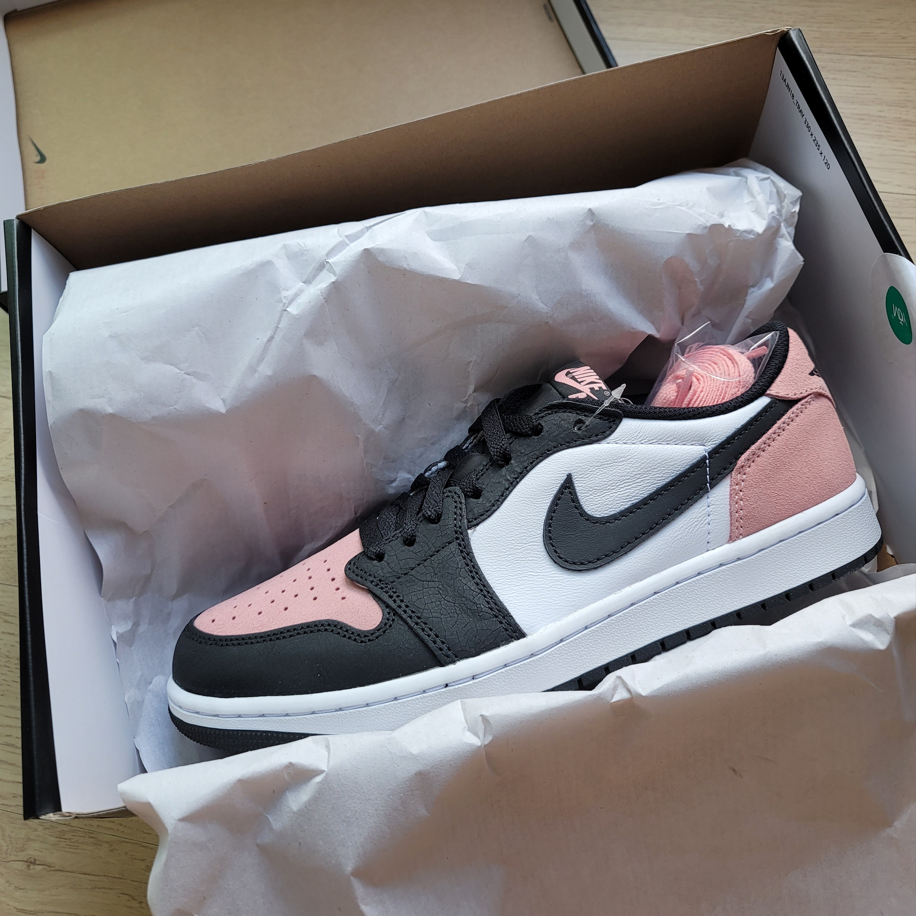 Jordan 1 Retro Low OG Bleached Coral 착용 스타일 - 4