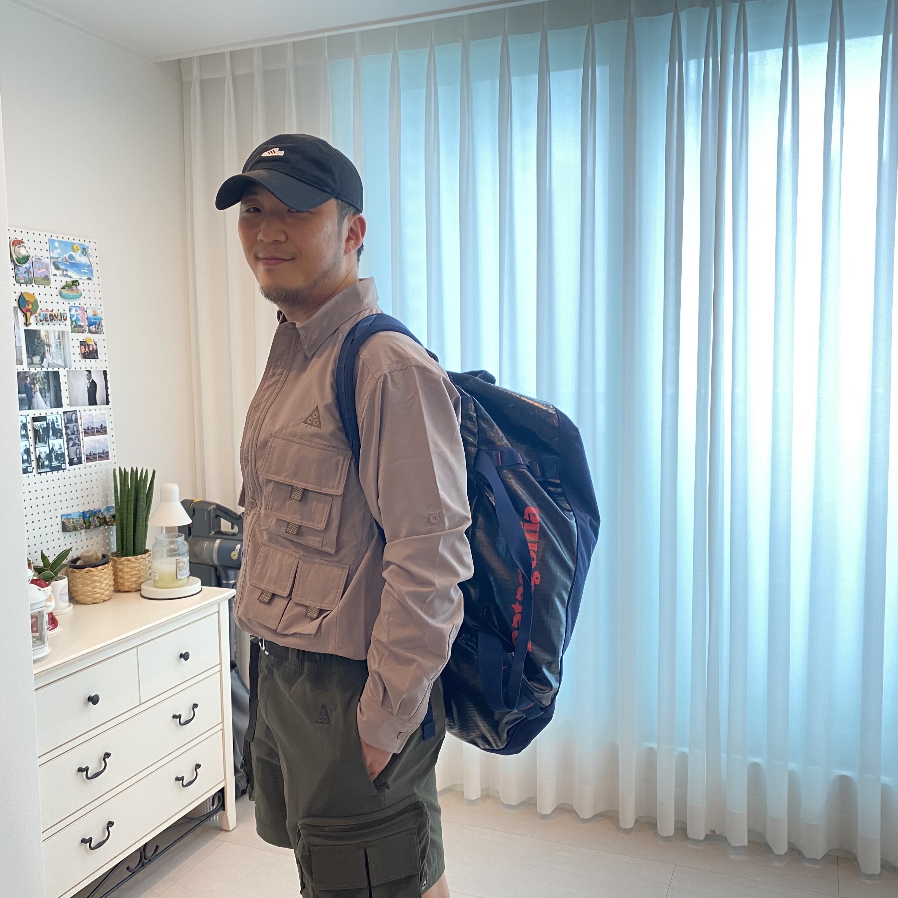 Nike ACG Cargo Shorts Sequoia - Asia, Nike ACG Devastation Trail Work Shirt Moon Fossil - Asia 착용 스타일