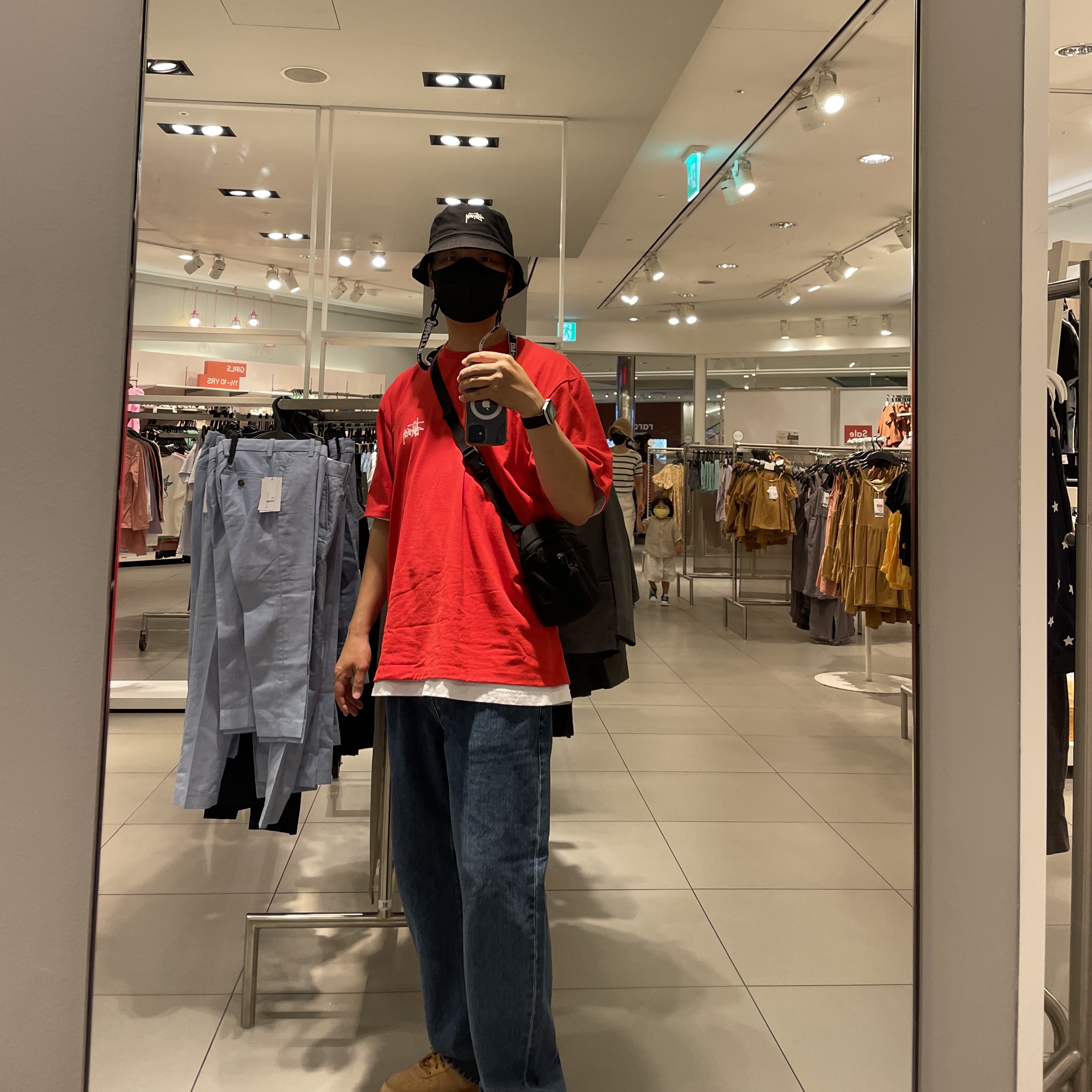 Stussy Basic Stussy T-Shirt Red 2022, Nike Air Force 1 '07 WB Flax 착용 스타일