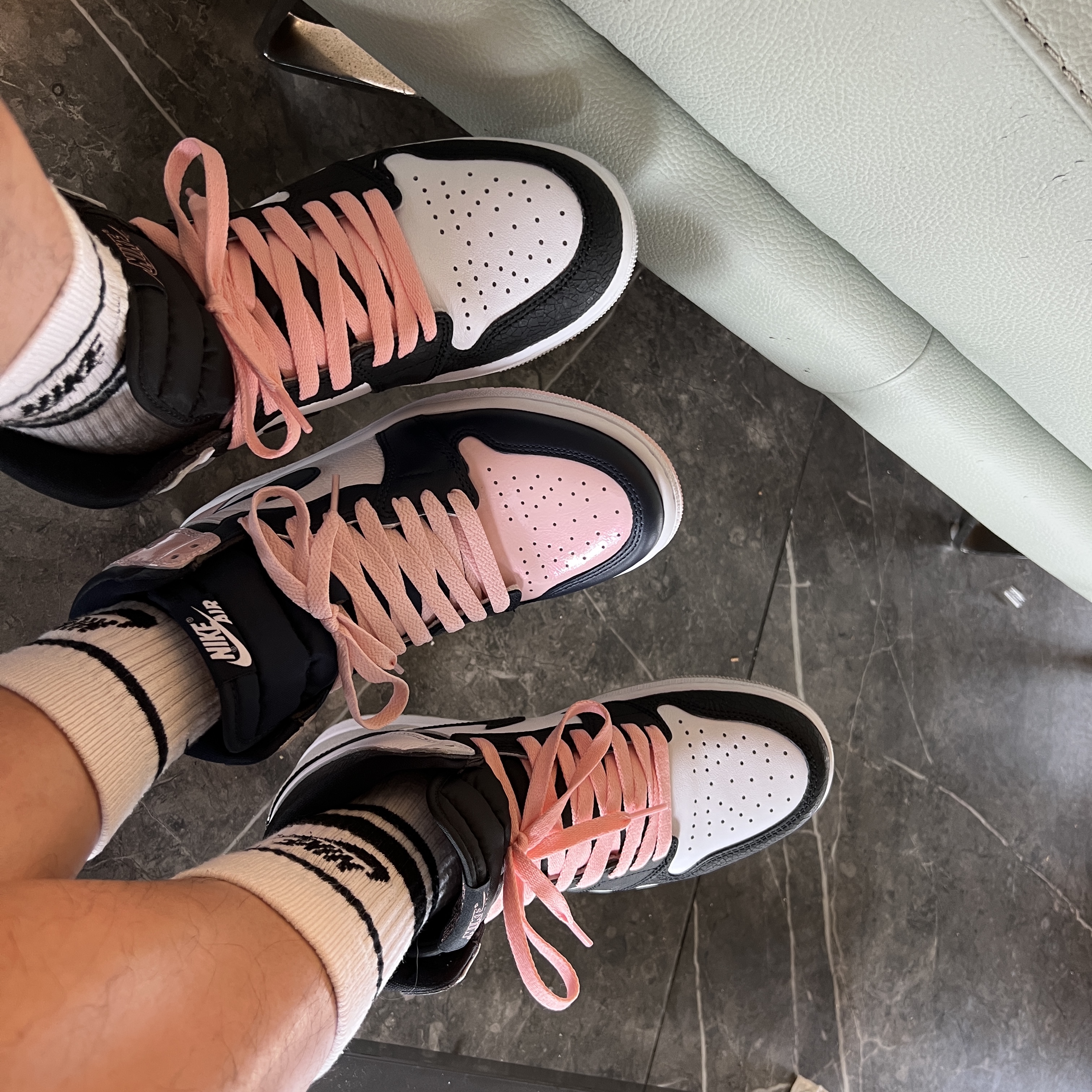 (W) Jordan 1 Retro High OG Atmosphere, Jordan 1 Retro High OG Bleached Coral 착용 스타일