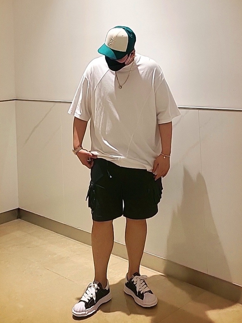 Maison Mihara Yasuhiro Blakey OG Sole Canvas Low-top Sneakers Black White, Nike ACG Cargo Shorts Black - Asia 착용 스타일 - 1