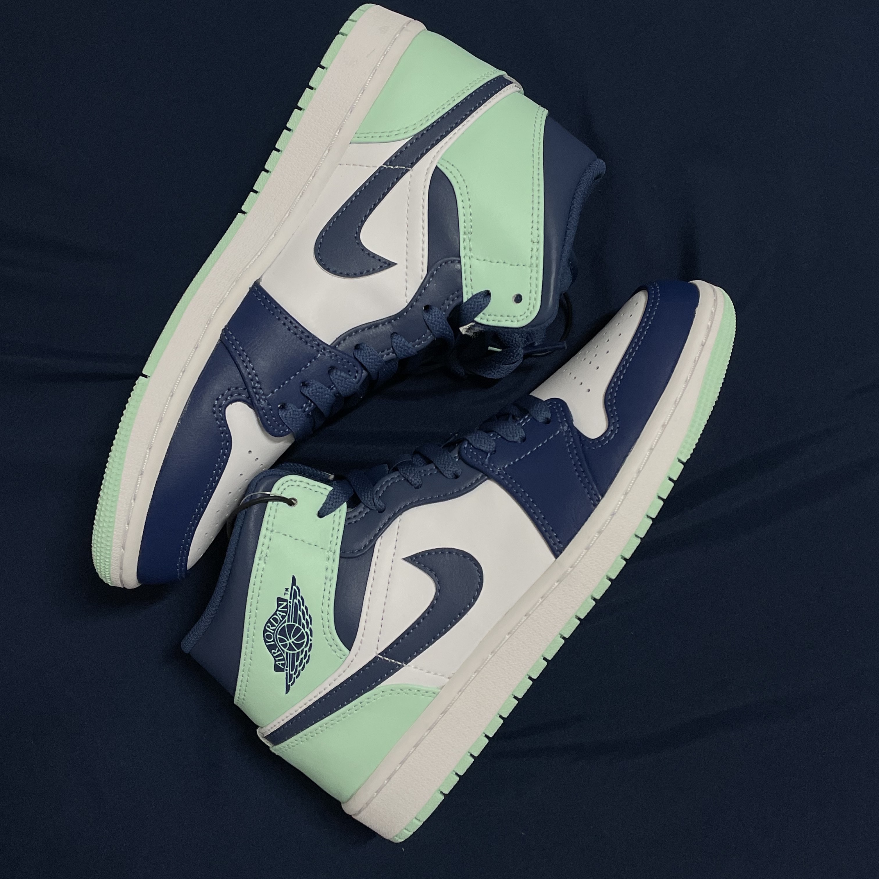 Jordan 1 Mid Blue Mint 착용 스타일 - 2