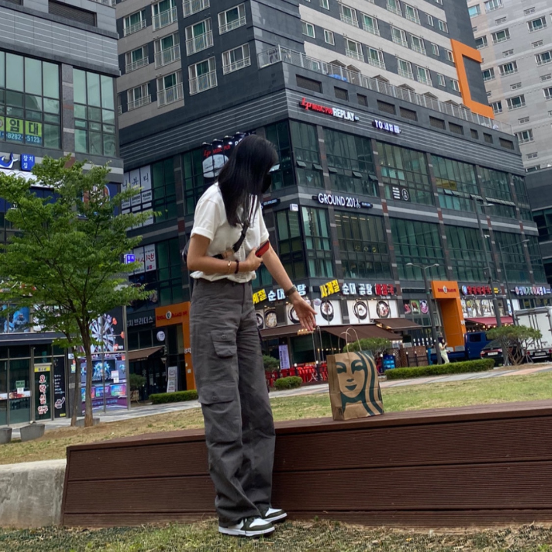 (GS) Nike Dunk High Cargo Khaki 착용 스타일 - 1