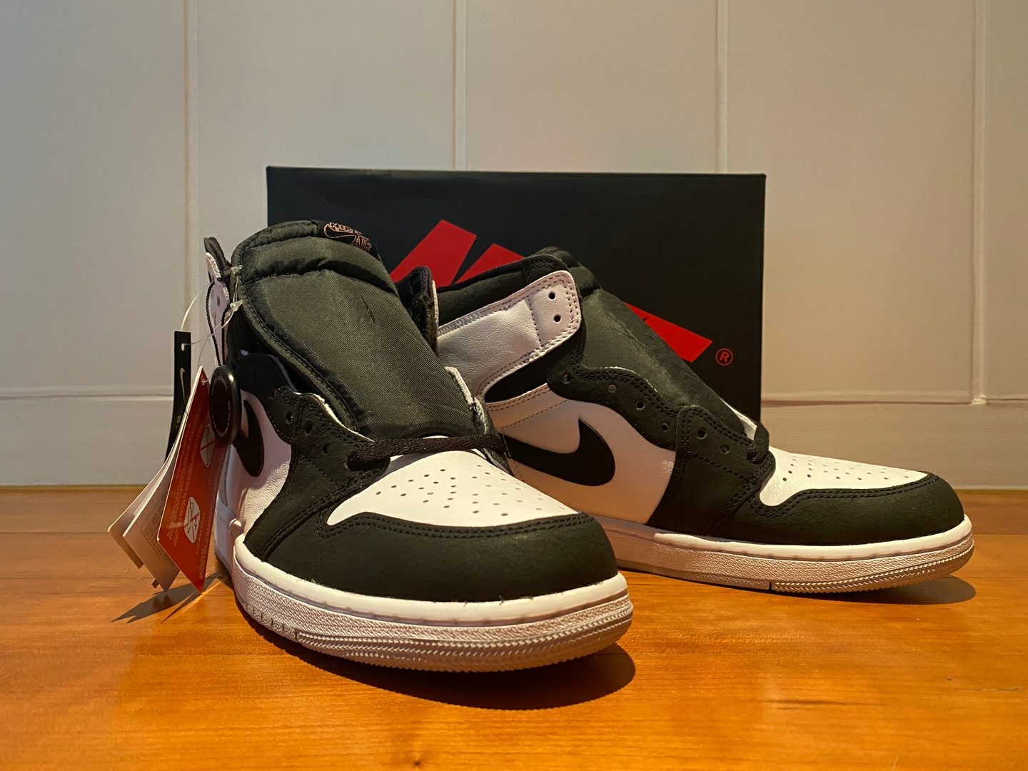 Jordan 1 Retro High OG Bleached Coral 착용 스타일 - 2