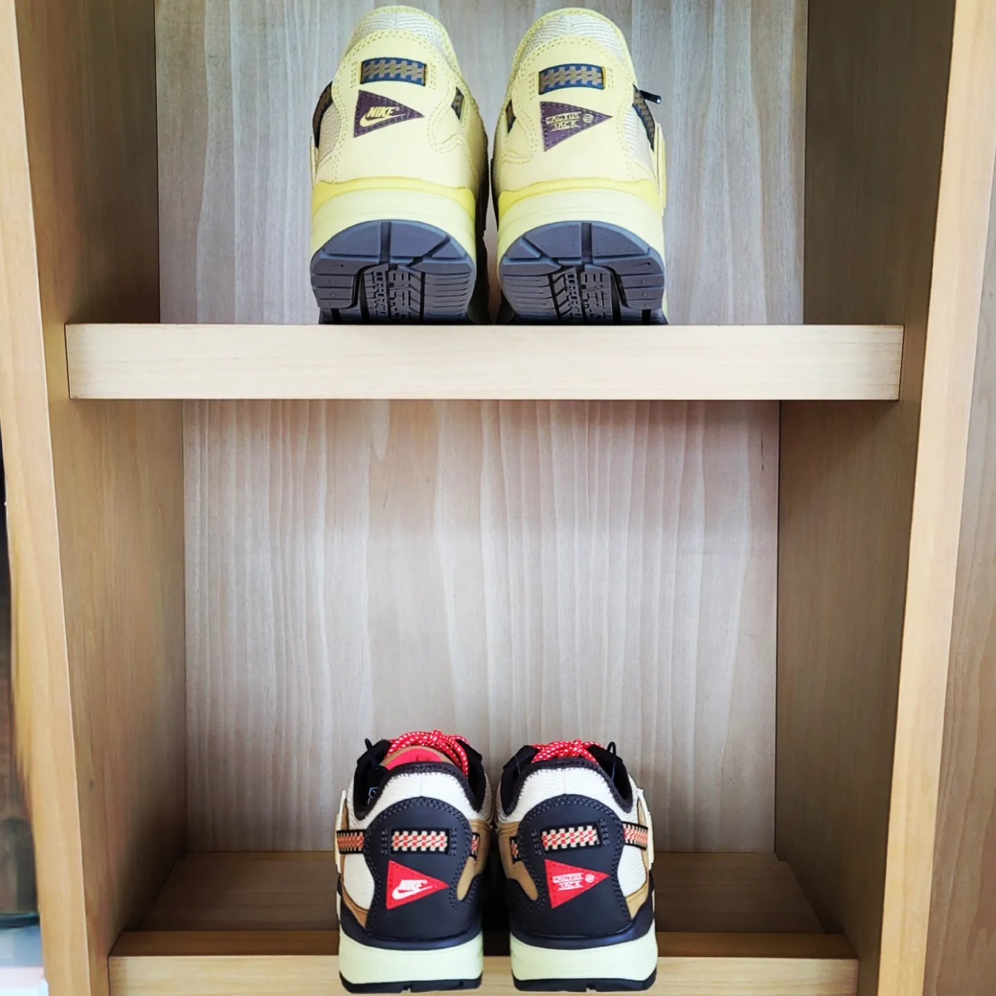 Nike x Travis Scott Air Max 1 Cact.us Brown, Nike x Travis Scott Air Max 1 Cact.us Gold 착용 스타일 - 2