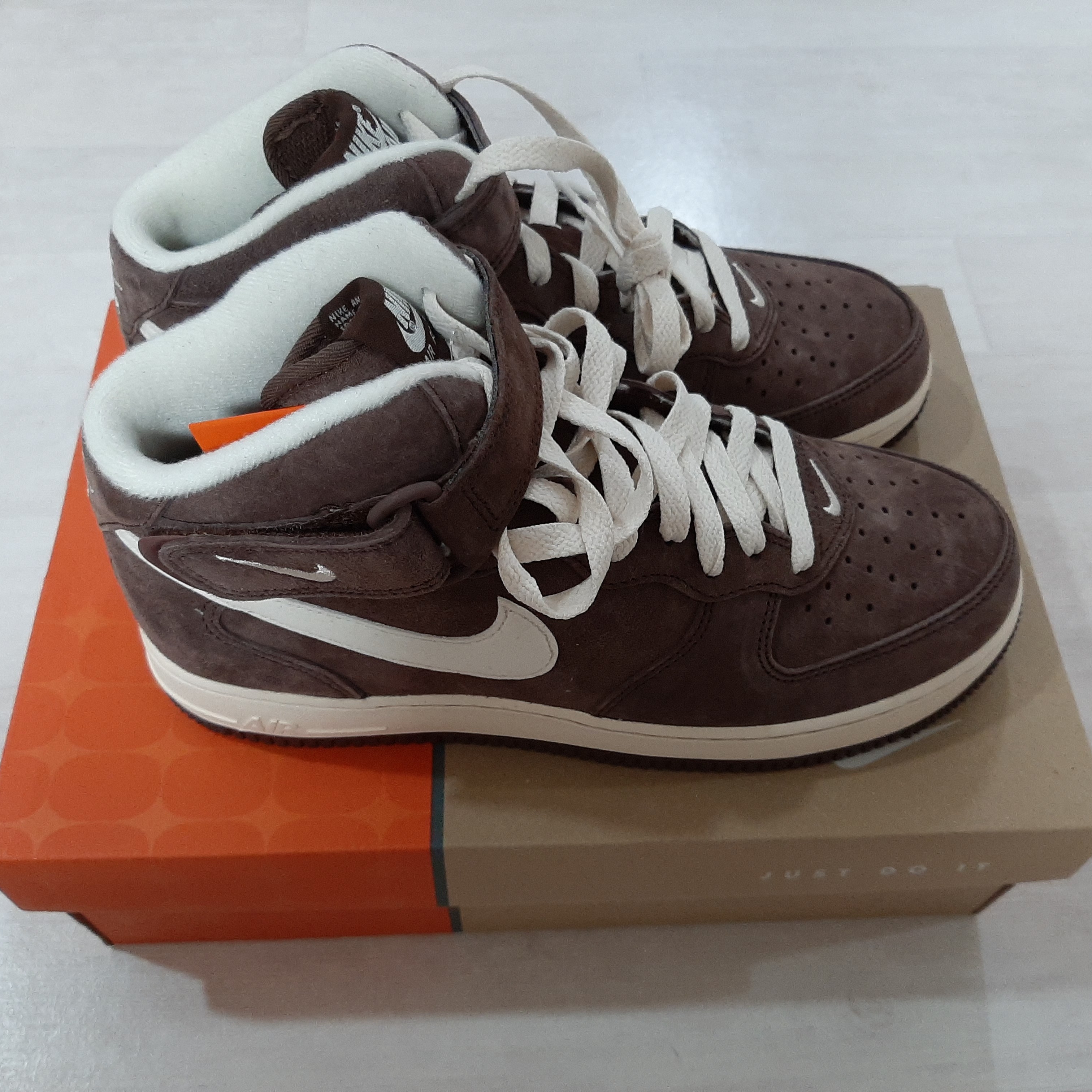 Nike Air Force 1 Mid '07 QS Chocolate 착용 스타일 - 1