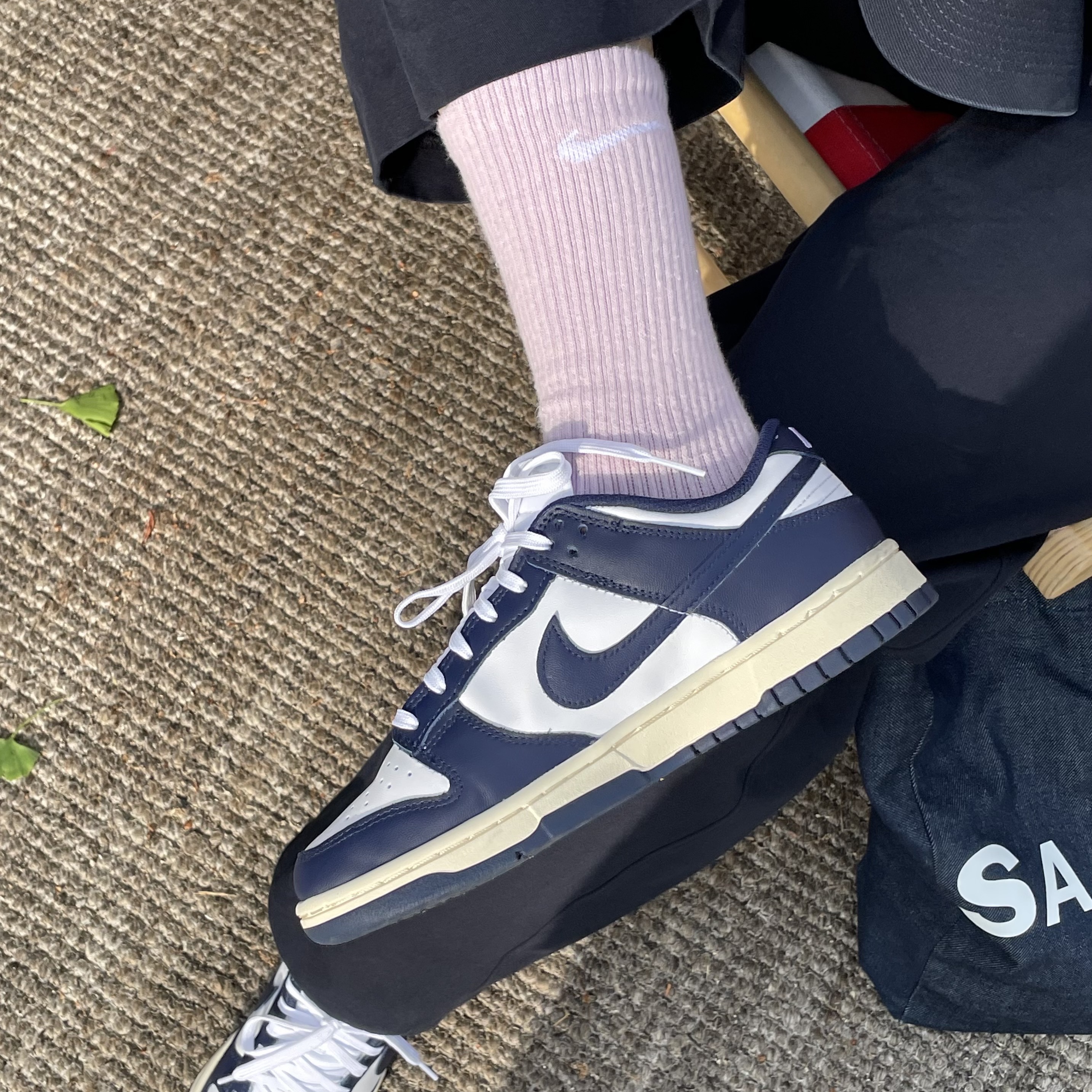 (W) Nike Dunk Low Vintage Midnight Navy, Balenciaga Unity Snowboard Cap Navy Blue 착용 스타일 - 5