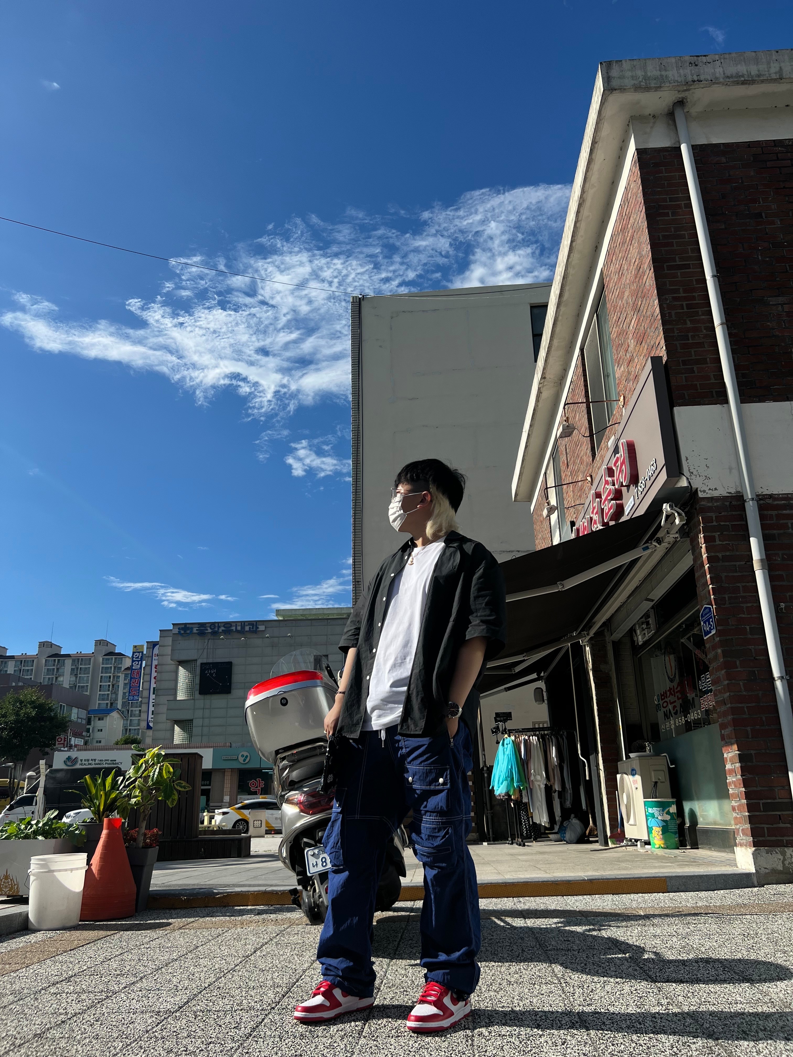 Nike Dunk High Retro Championship White and Red, Supreme Bandana Tarp Side Bag Black - 21SS 착용 스타일 - 2
