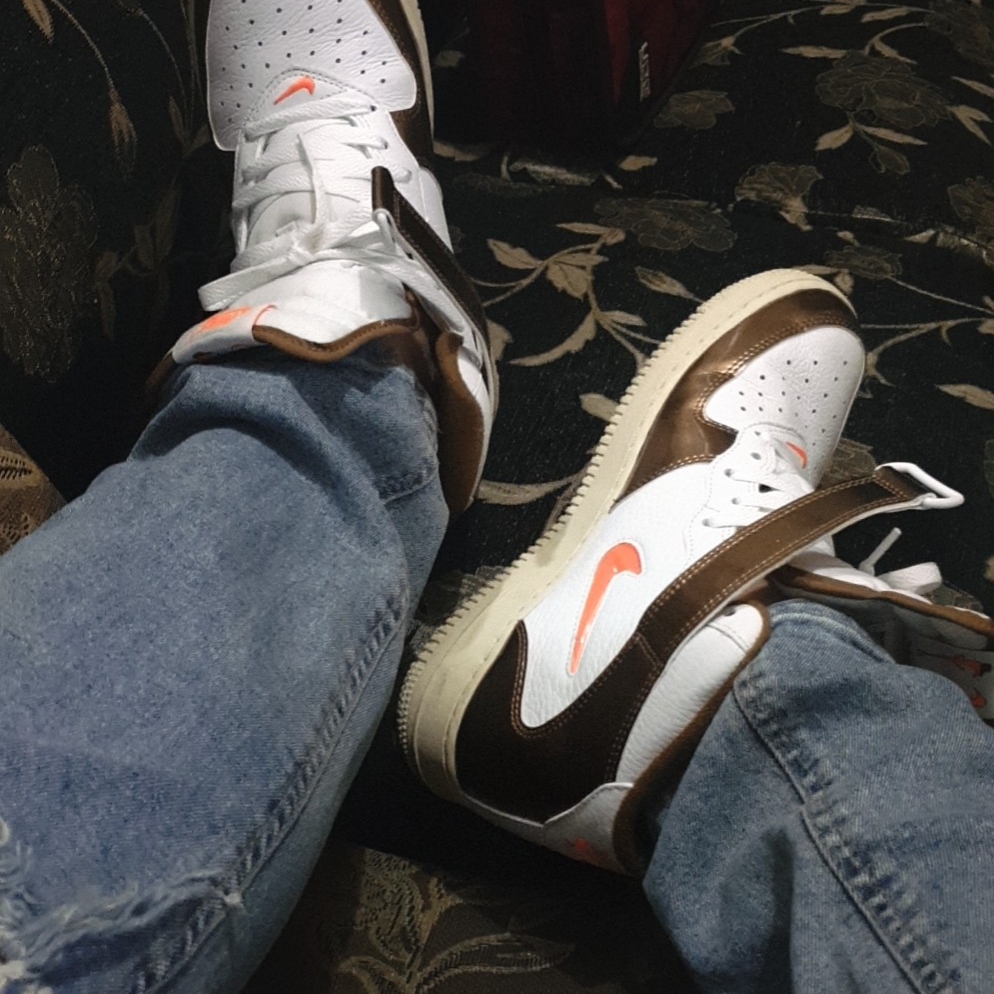 Nike Air Force 1 Mid QS Ale Brown 착용 스타일
