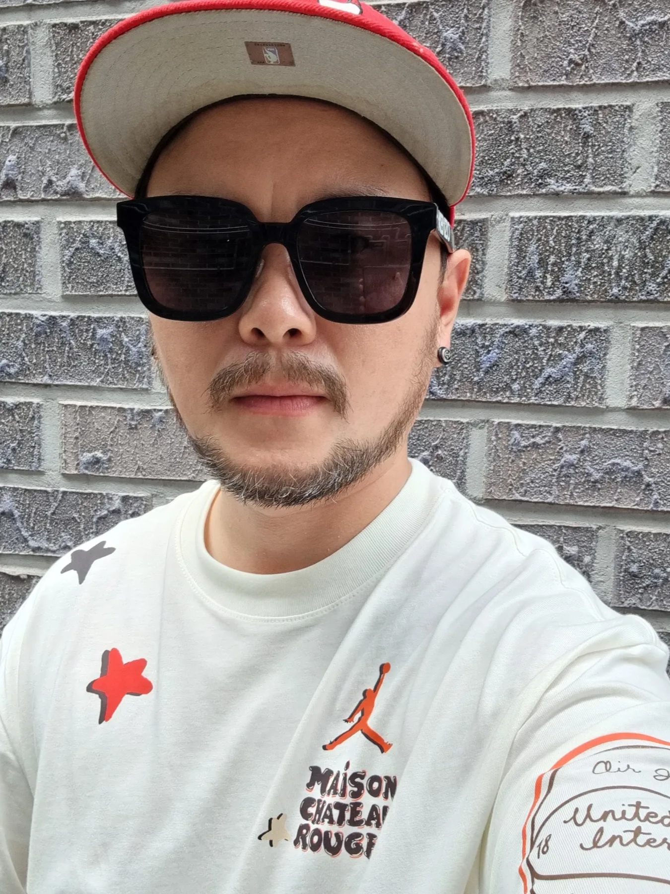 Jordan x Maison Chateau Rouge T-Shirt Sail - Asia, Jordan 1 x Off-White Retro High Chicago The Ten 착용 스타일 - 4