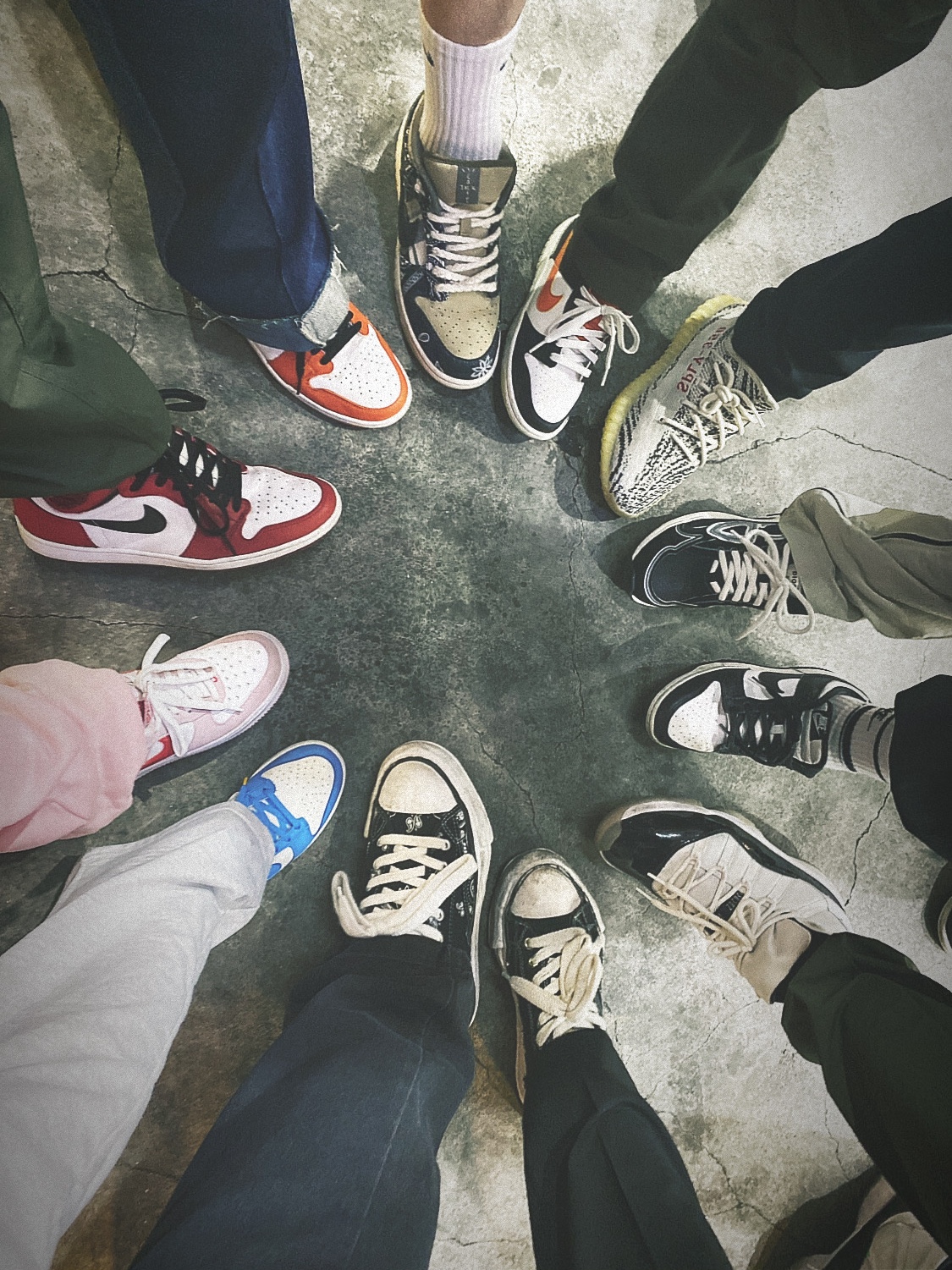 Jordan 1 Retro High OG Chicago 2015, Nike x Travis Scott SB Dunk Low 착용 스타일